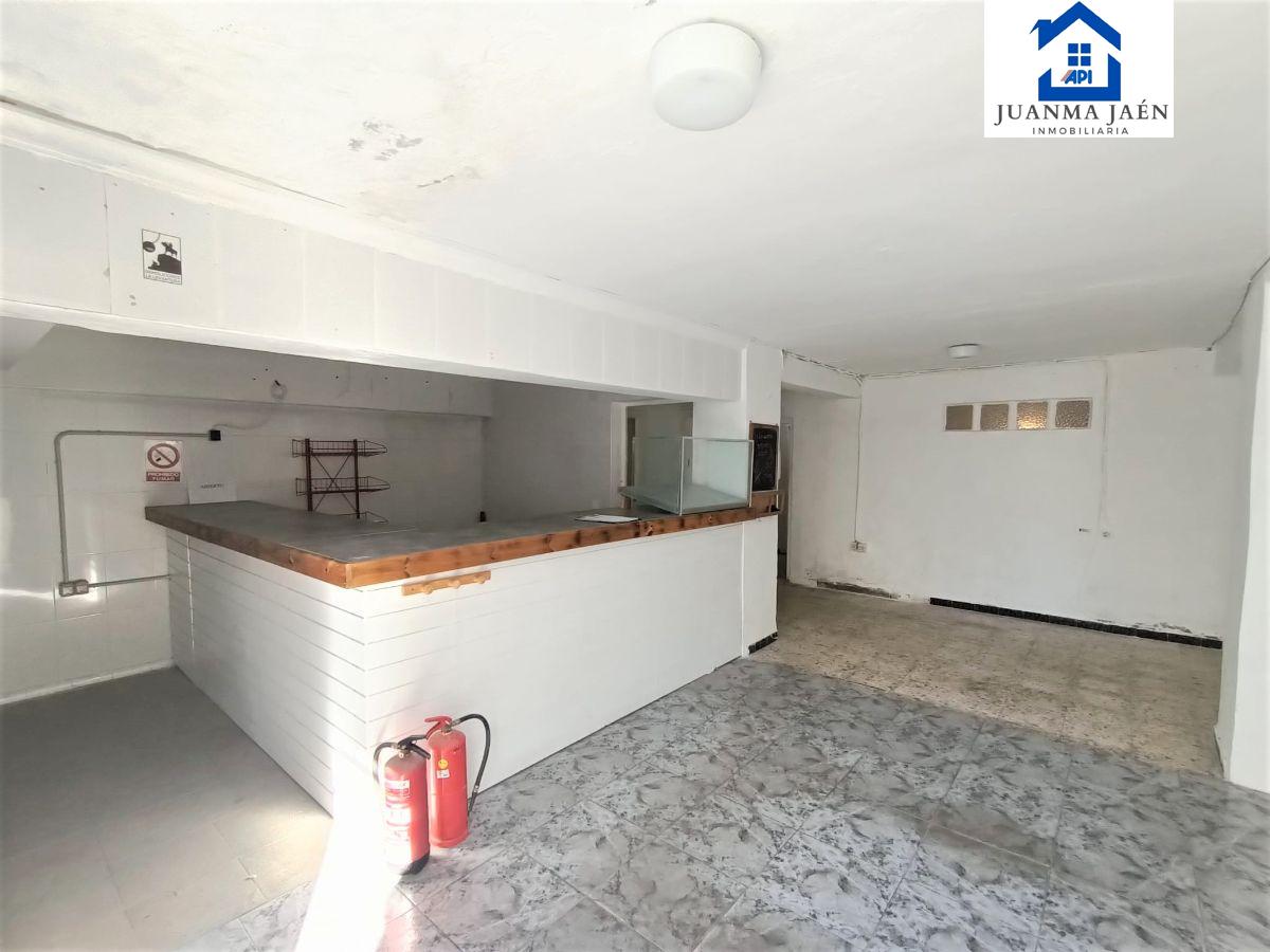 For sale of commercial in San Fernando