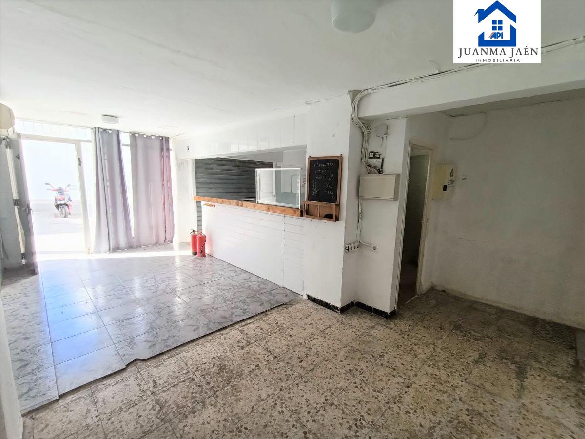 For sale of commercial in San Fernando