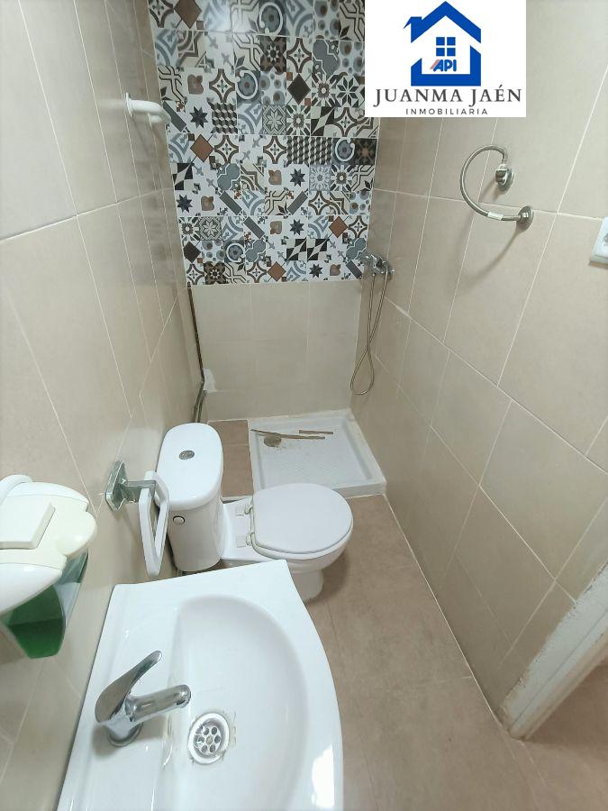 For sale of commercial in San Fernando
