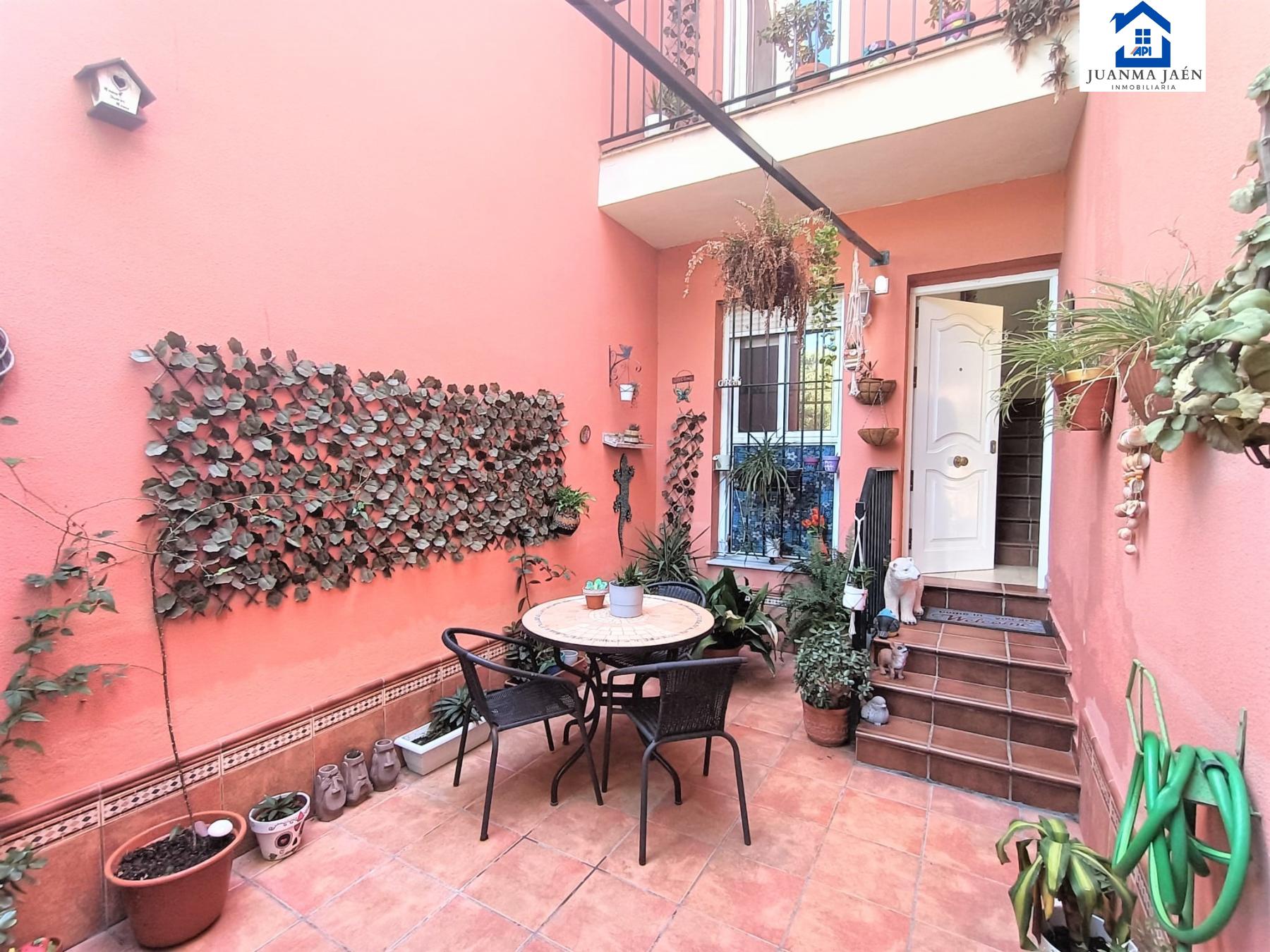 For sale of house in San Fernando