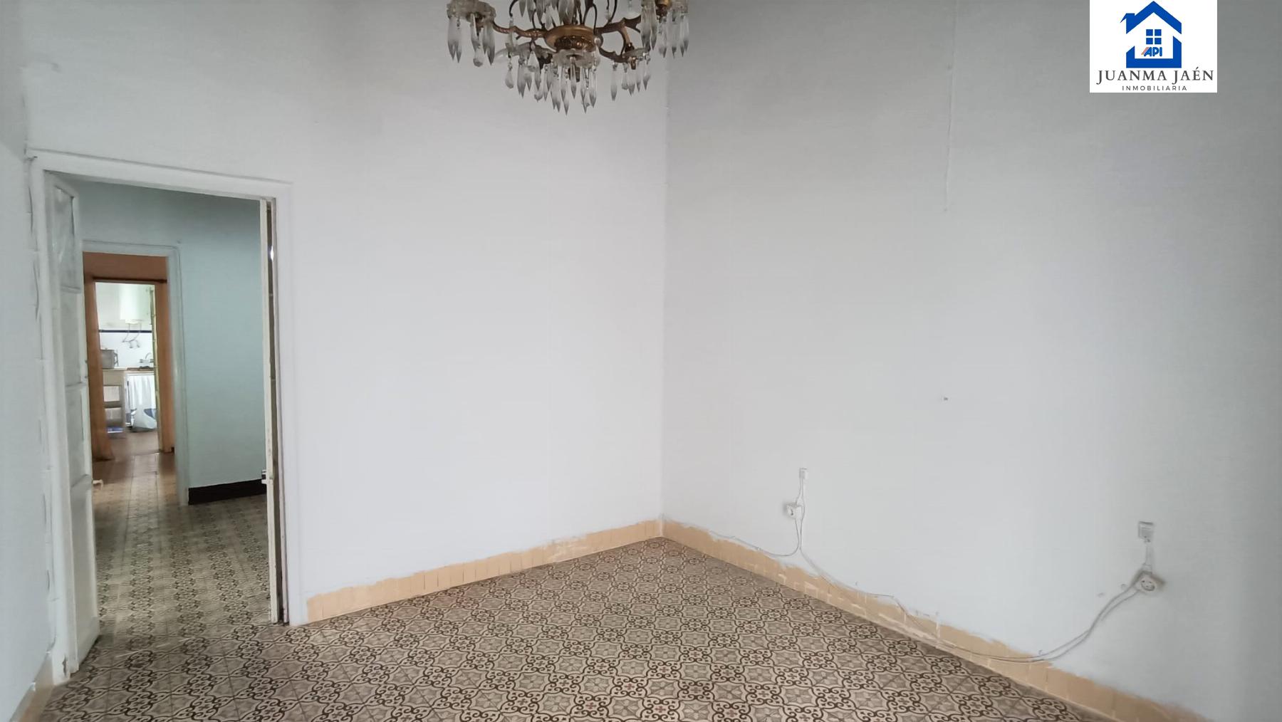 For sale of house in San Fernando
