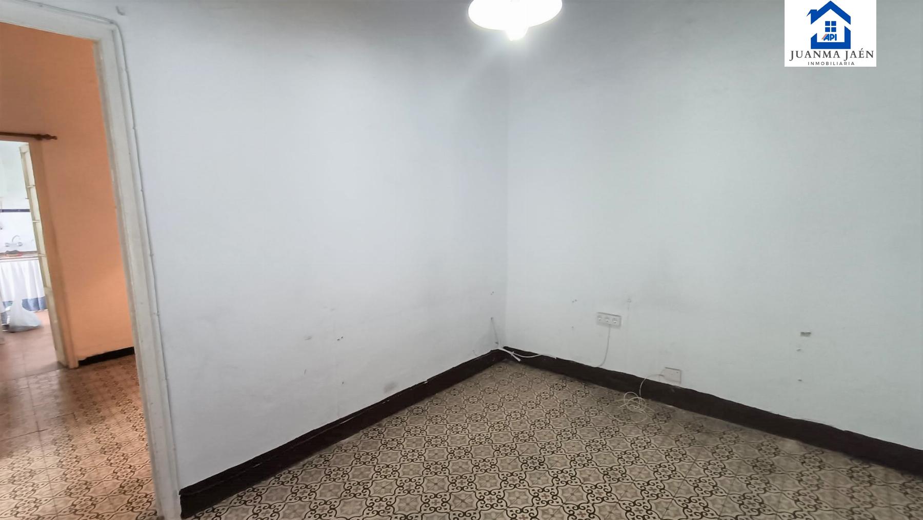 For sale of house in San Fernando