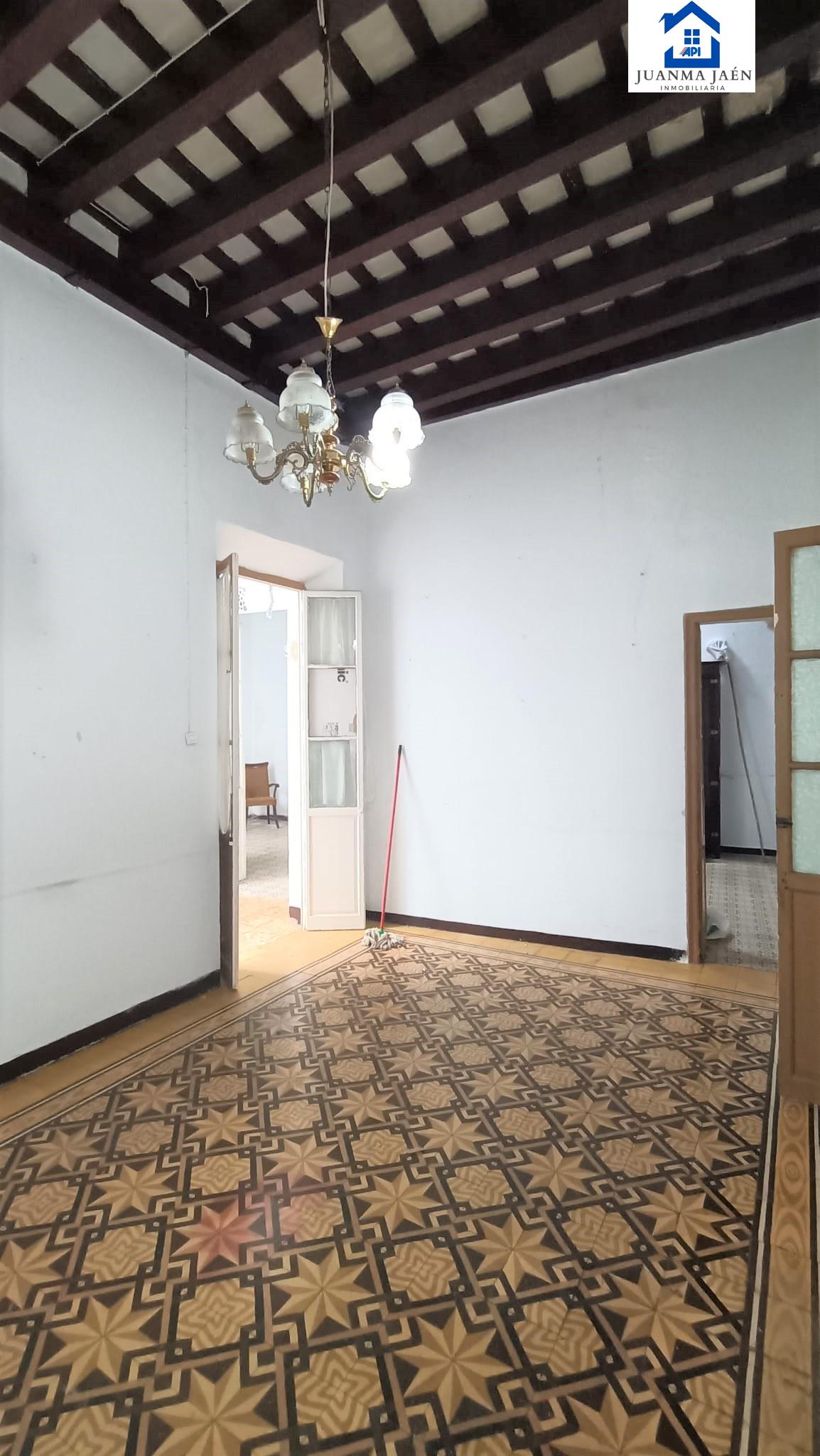 For sale of house in San Fernando