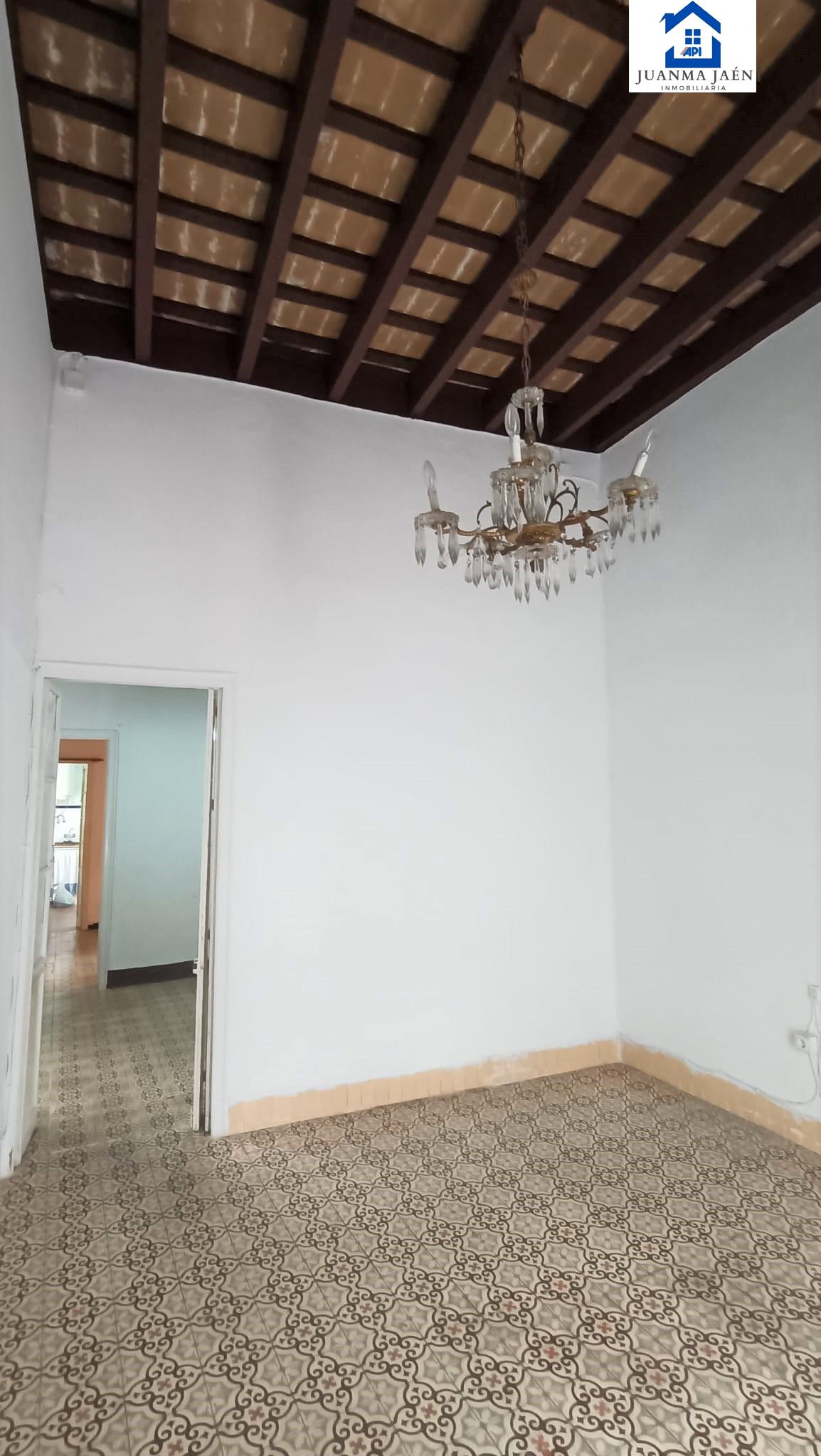 For sale of house in San Fernando