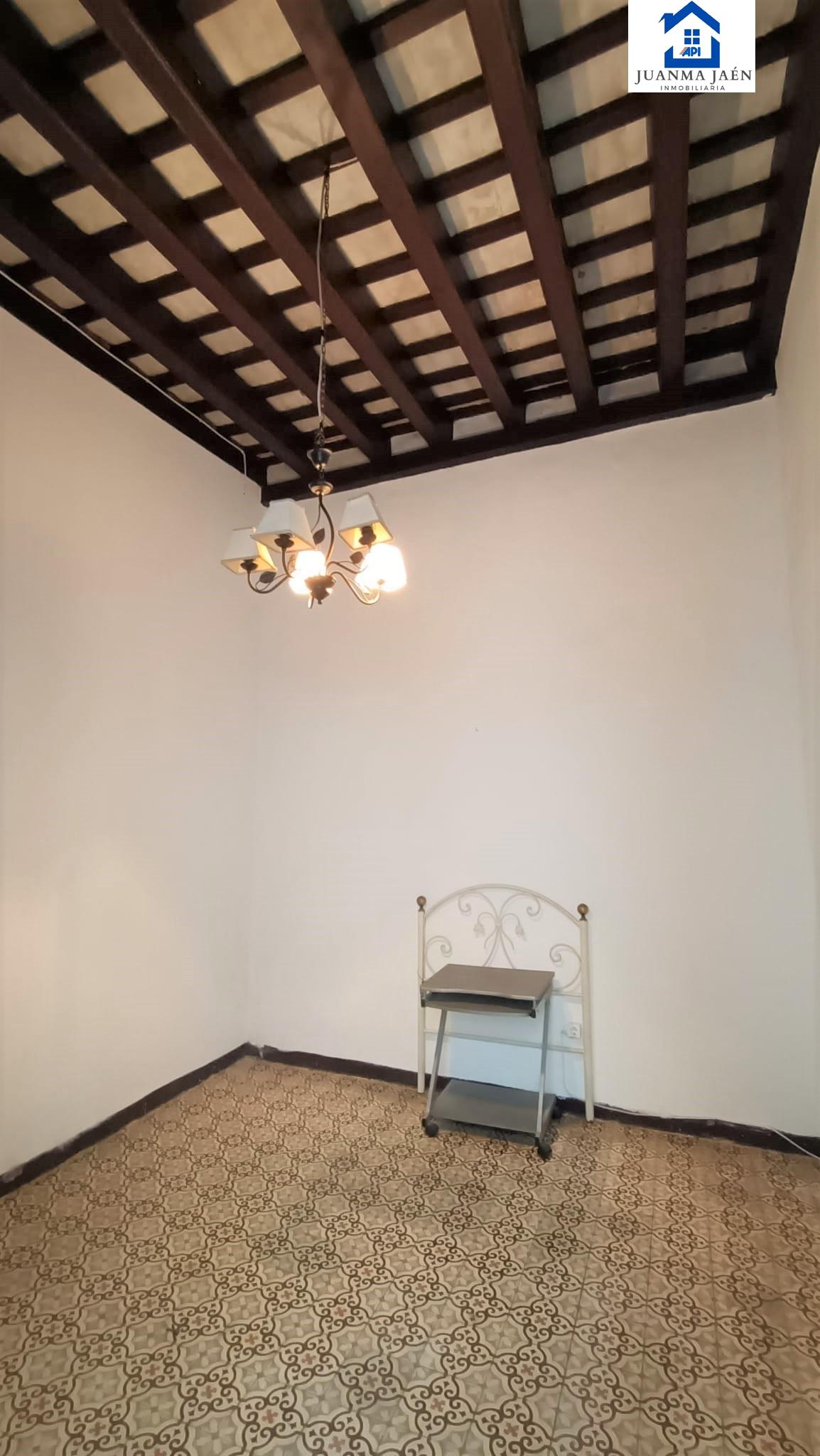 For sale of house in San Fernando