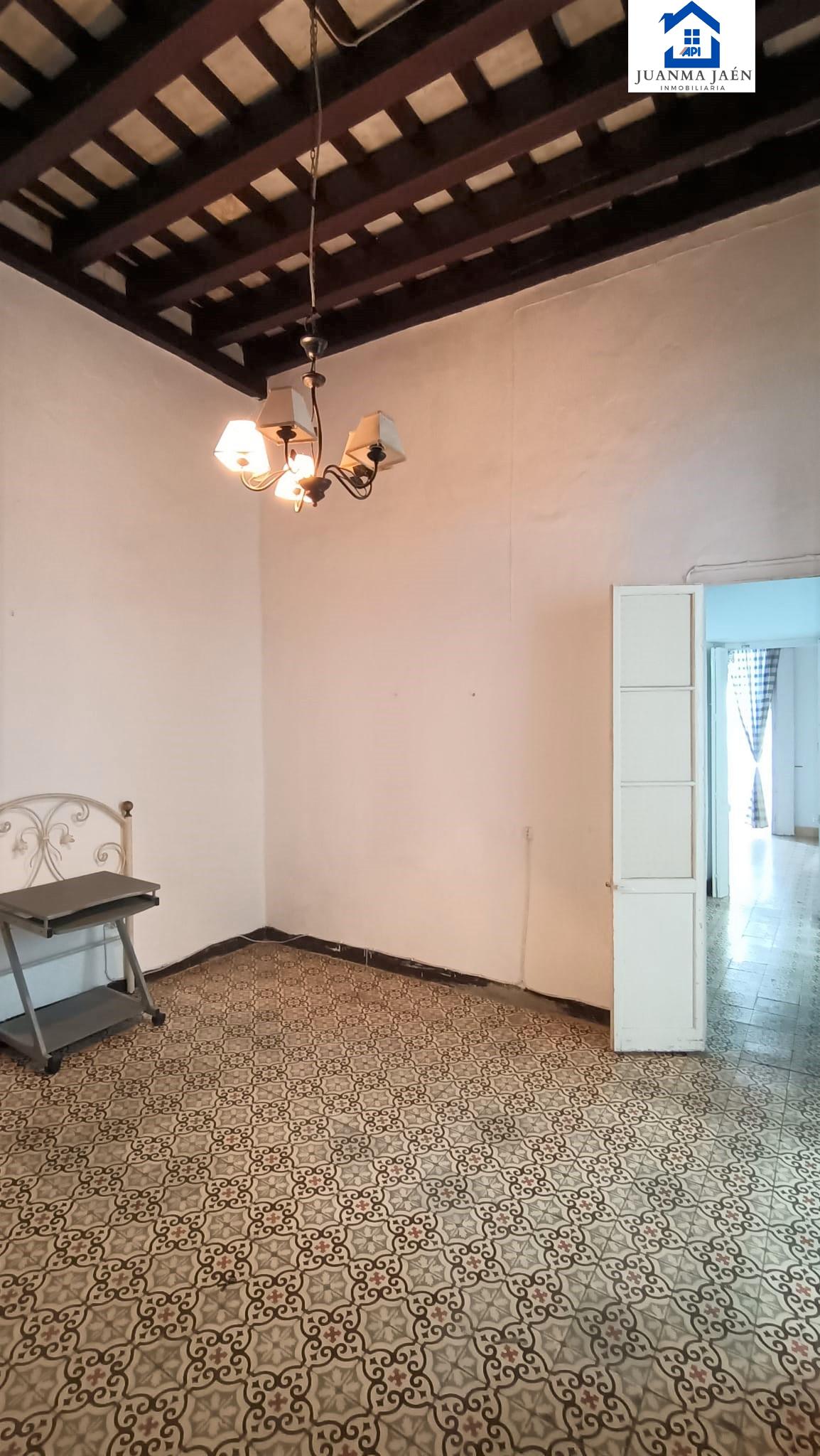 For sale of house in San Fernando