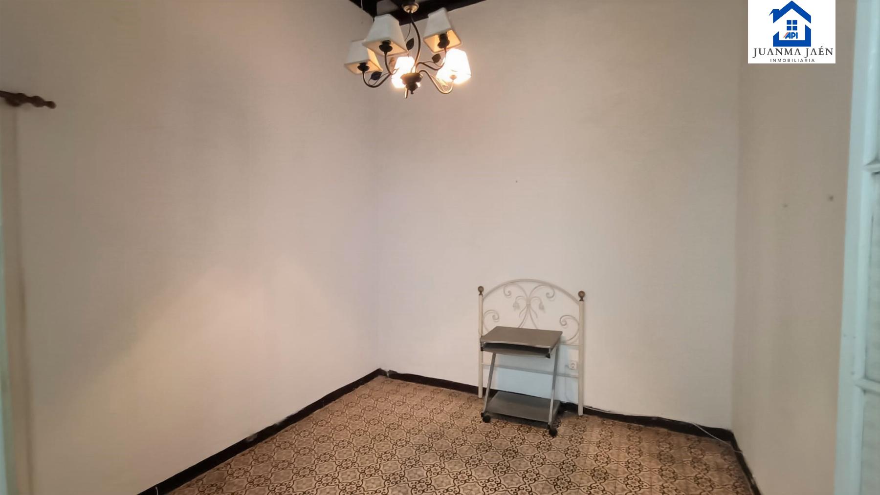 For sale of house in San Fernando