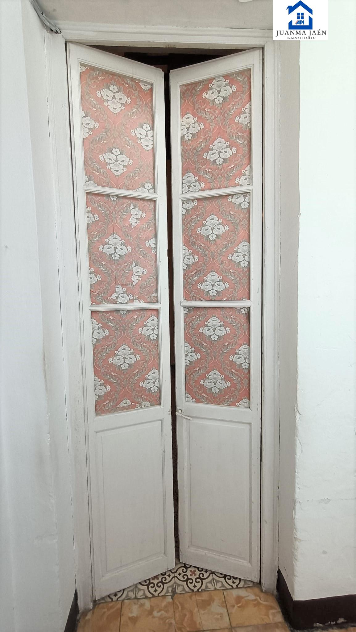 For sale of house in San Fernando