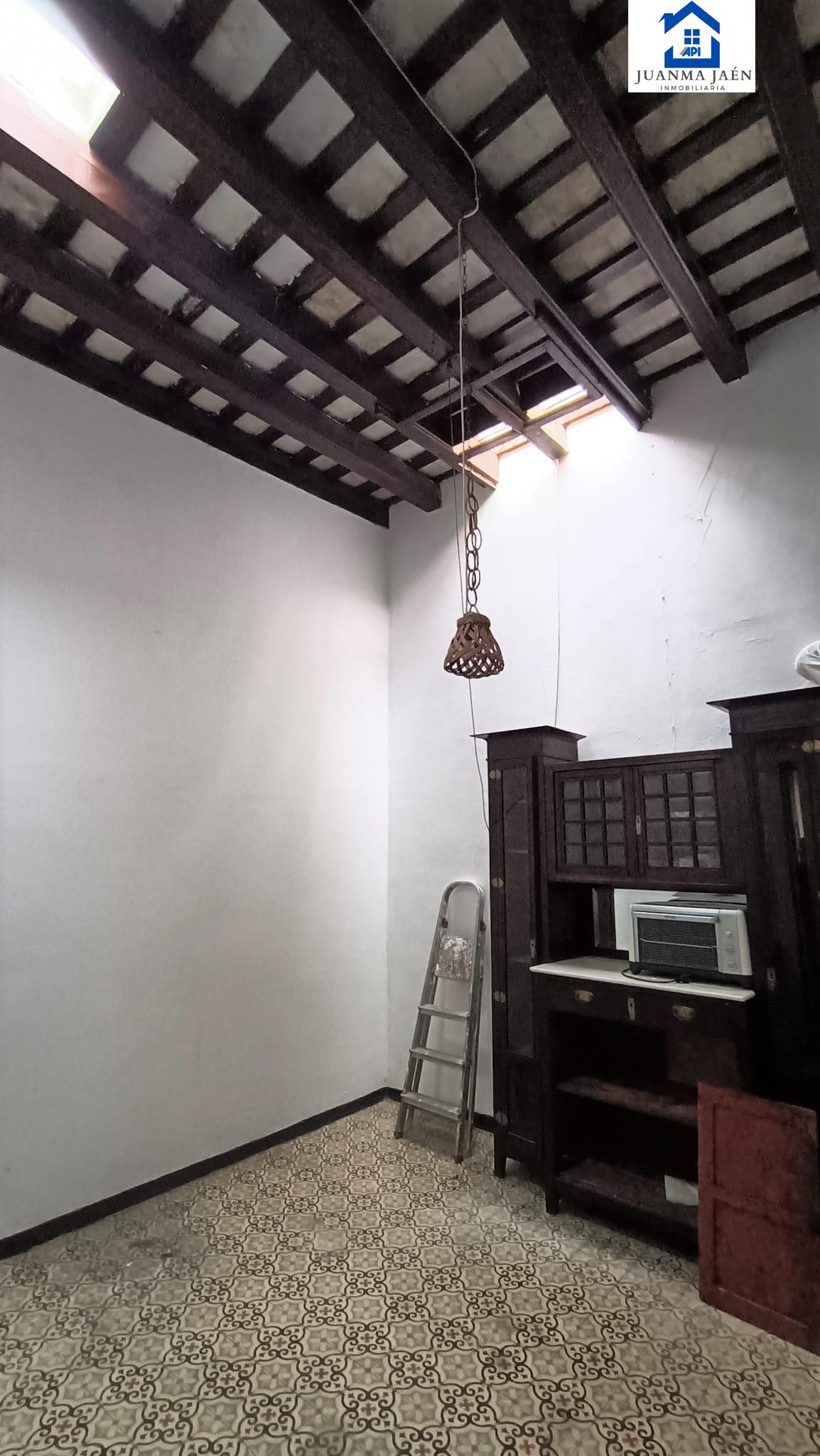 For sale of house in San Fernando