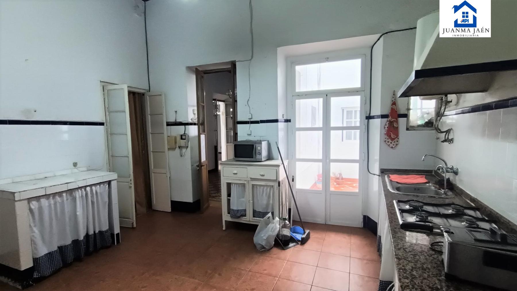 For sale of house in San Fernando