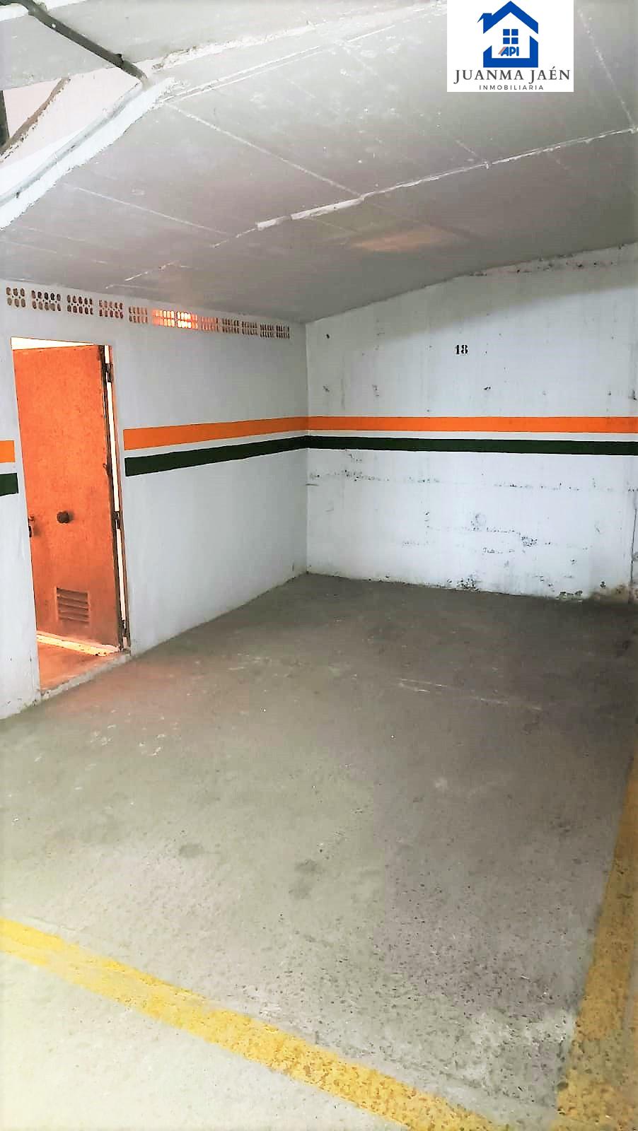For sale of garage in San Fernando