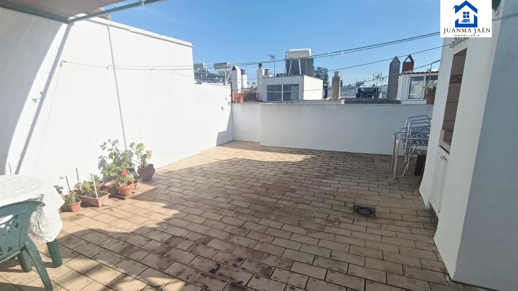 For sale of house in San Fernando