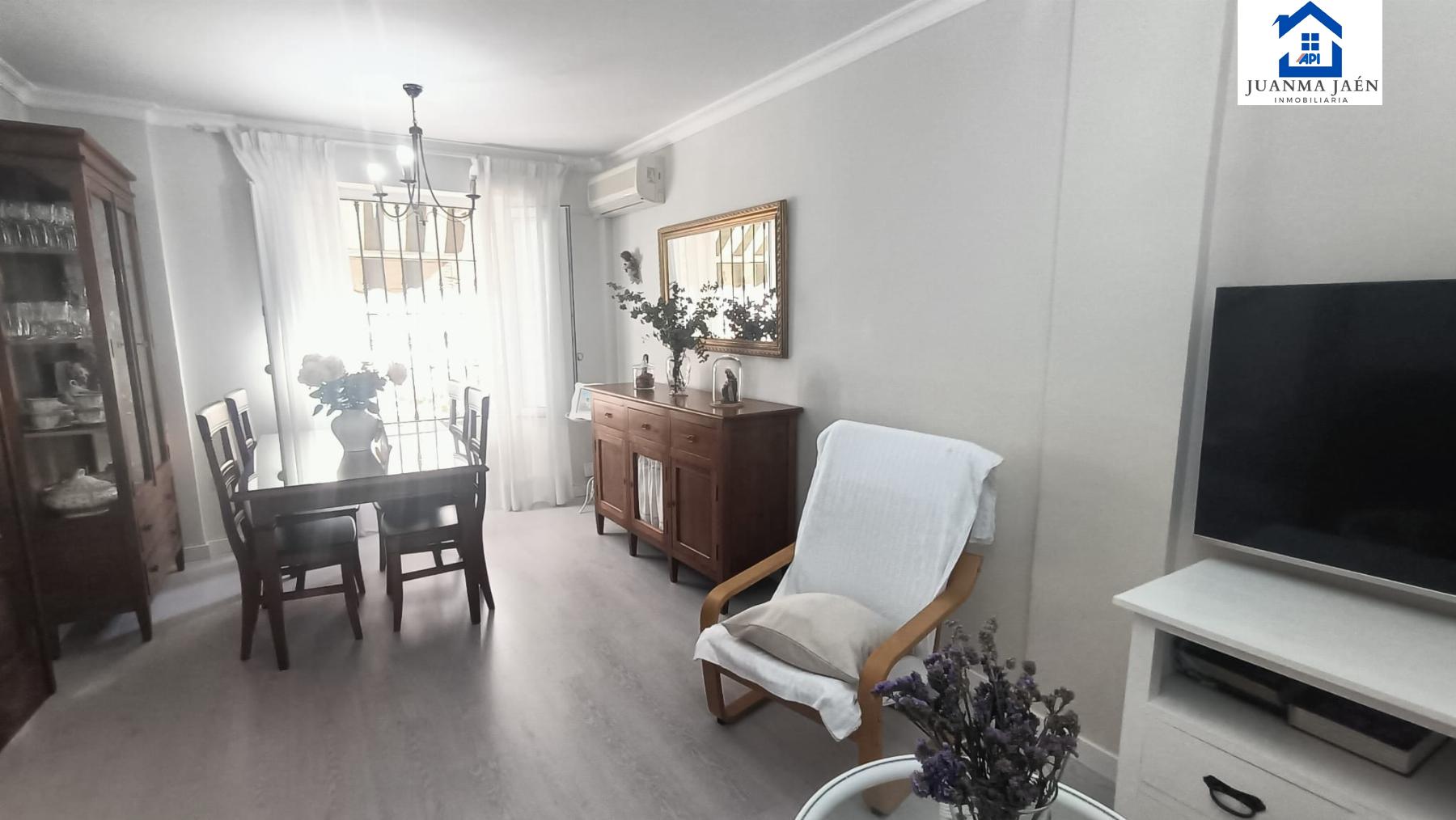For sale of house in San Fernando