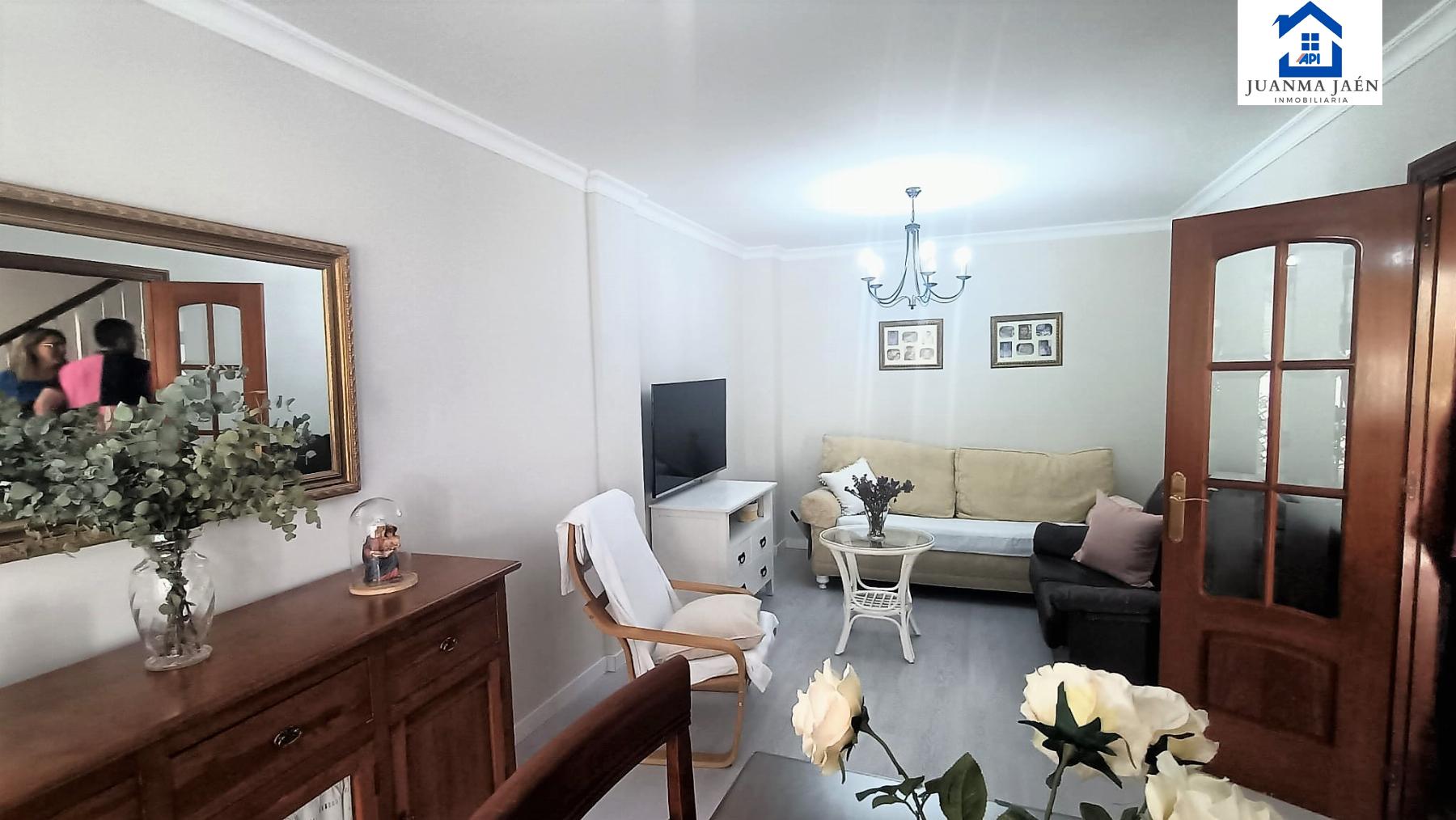 For sale of house in San Fernando