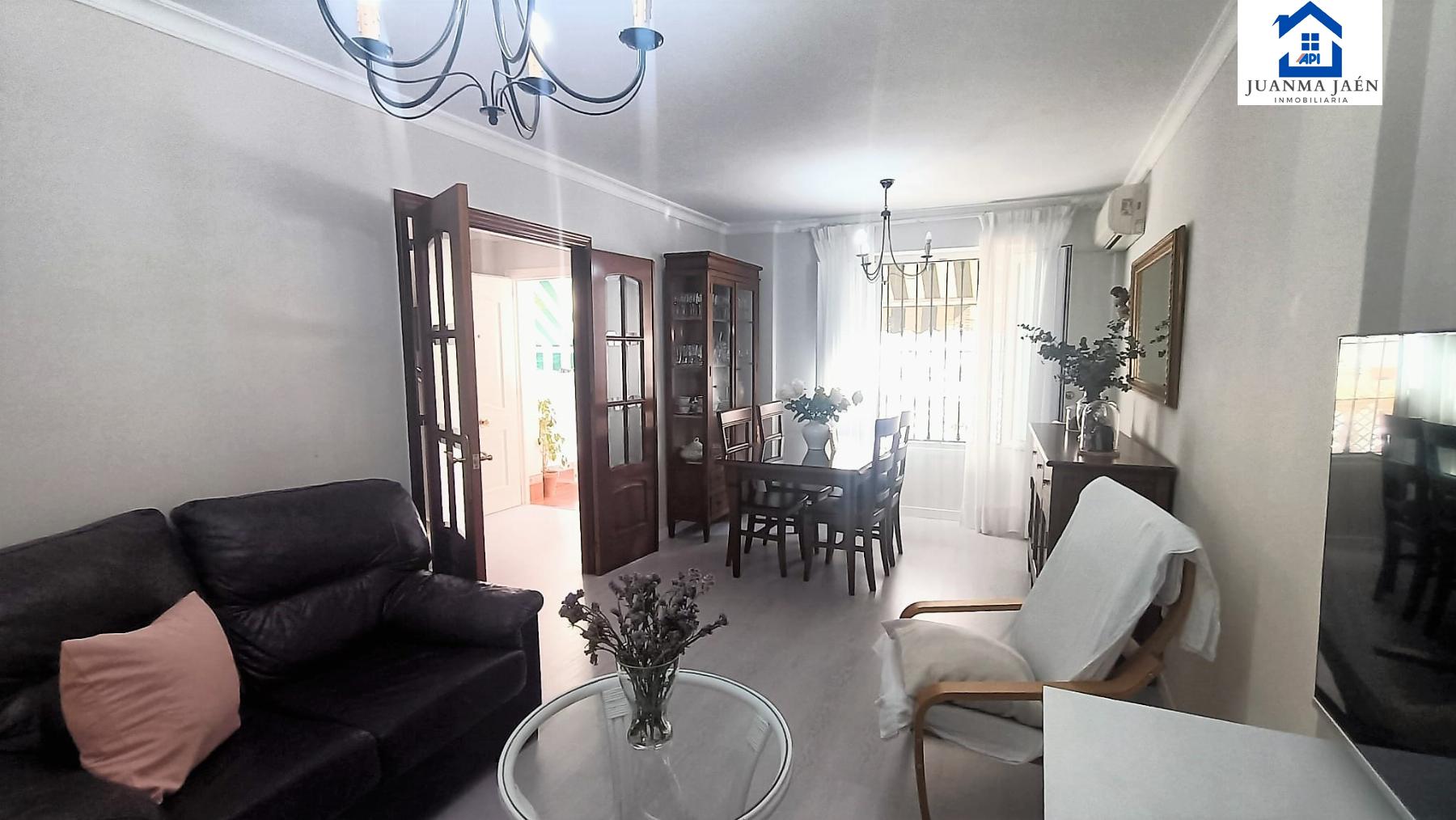 For sale of house in San Fernando