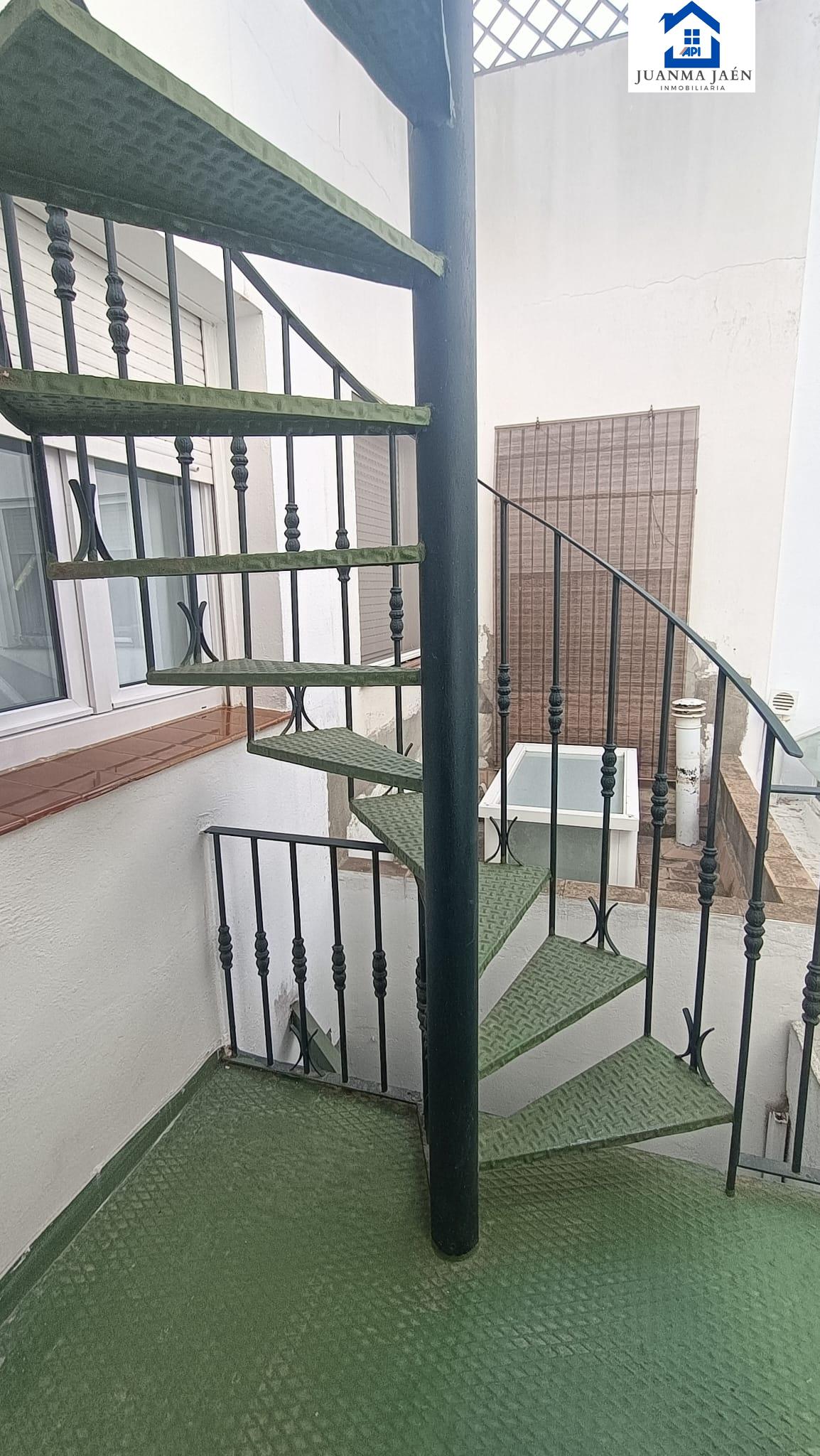 For sale of house in San Fernando