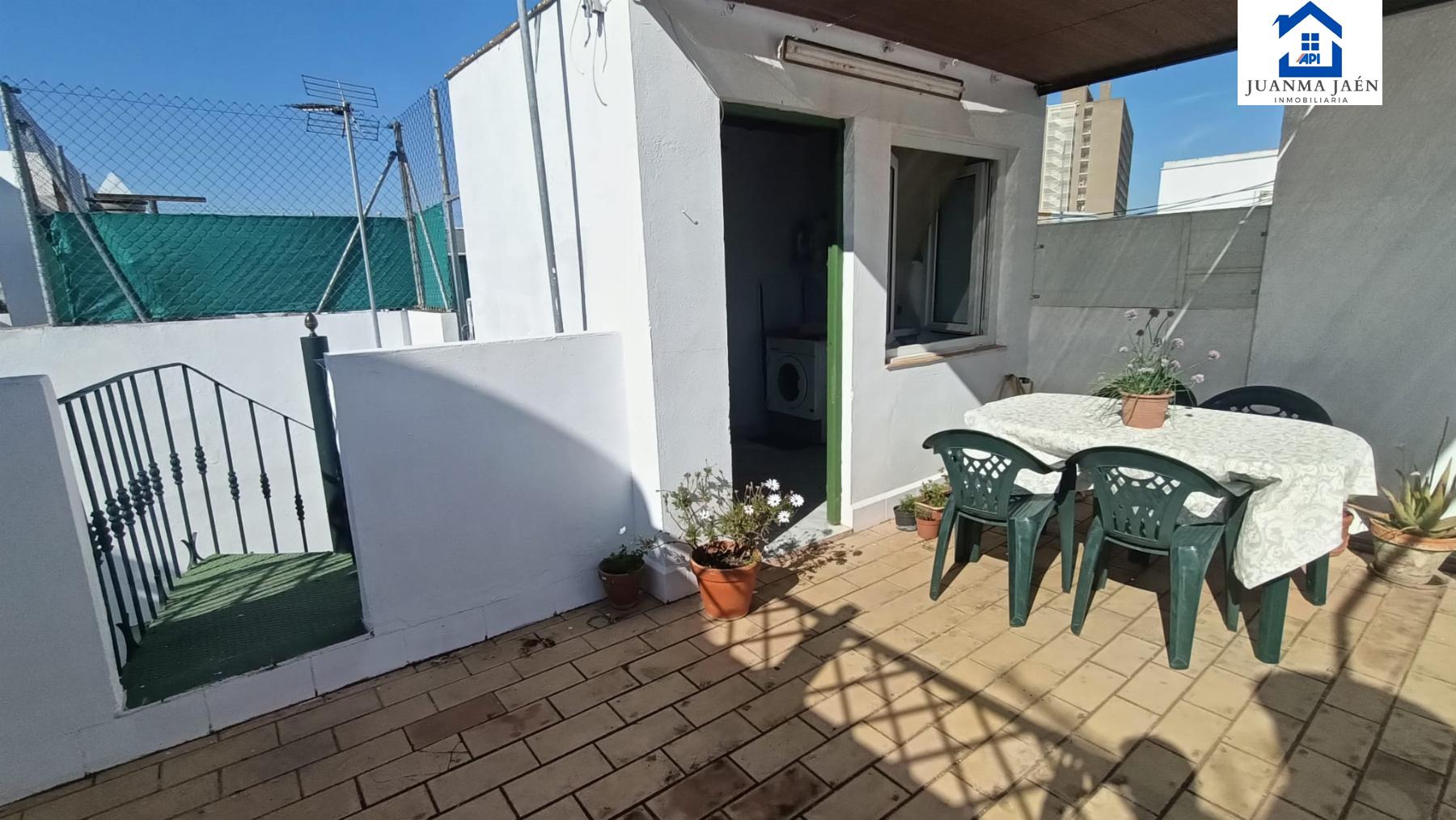 For sale of house in San Fernando