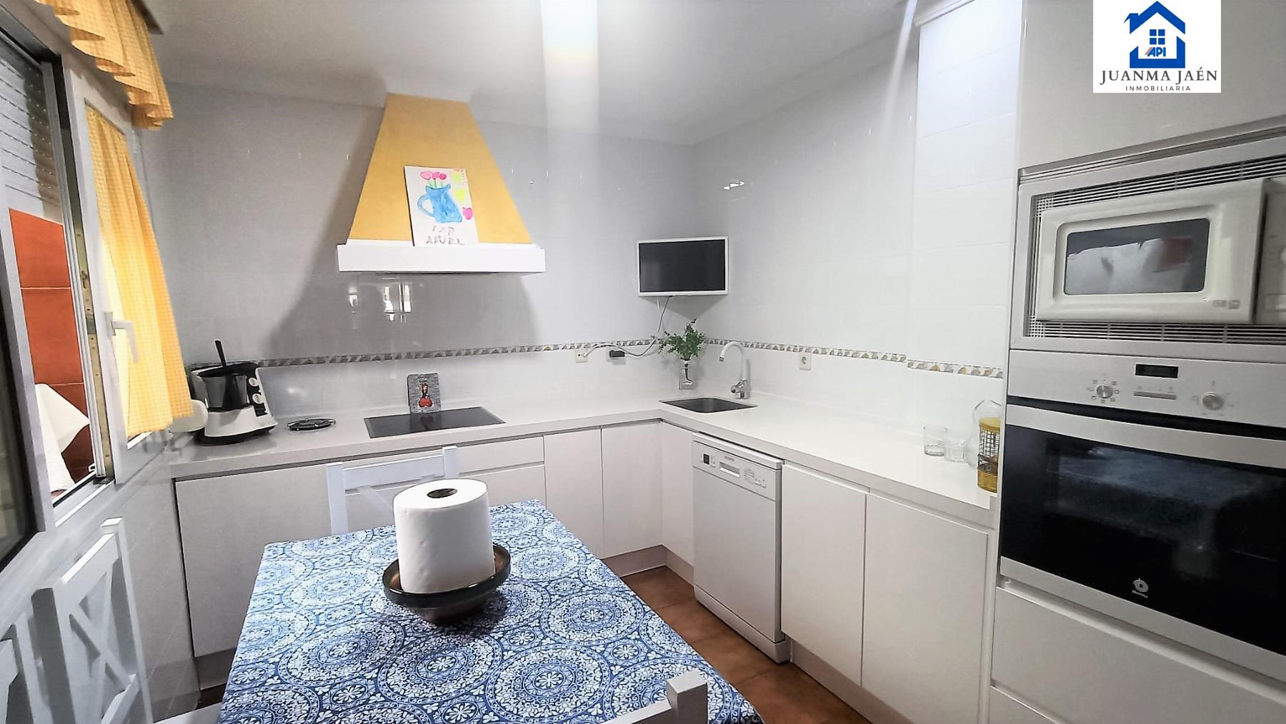 For sale of house in San Fernando