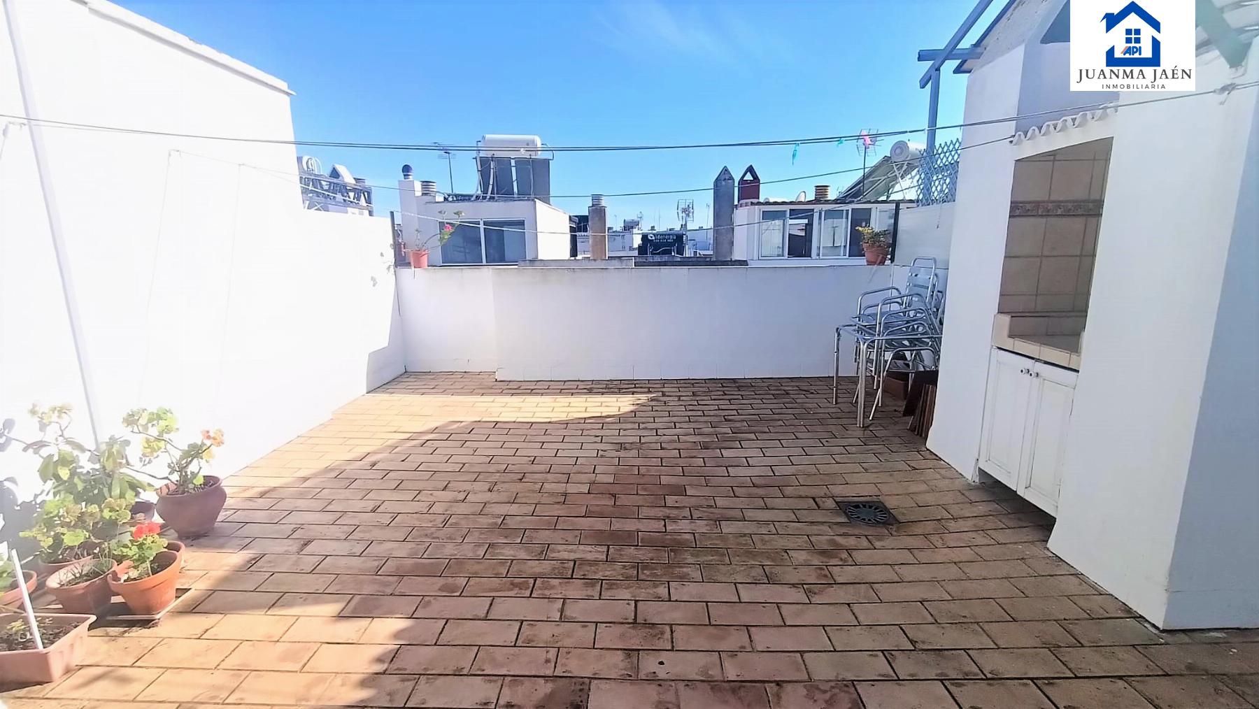 For sale of house in San Fernando