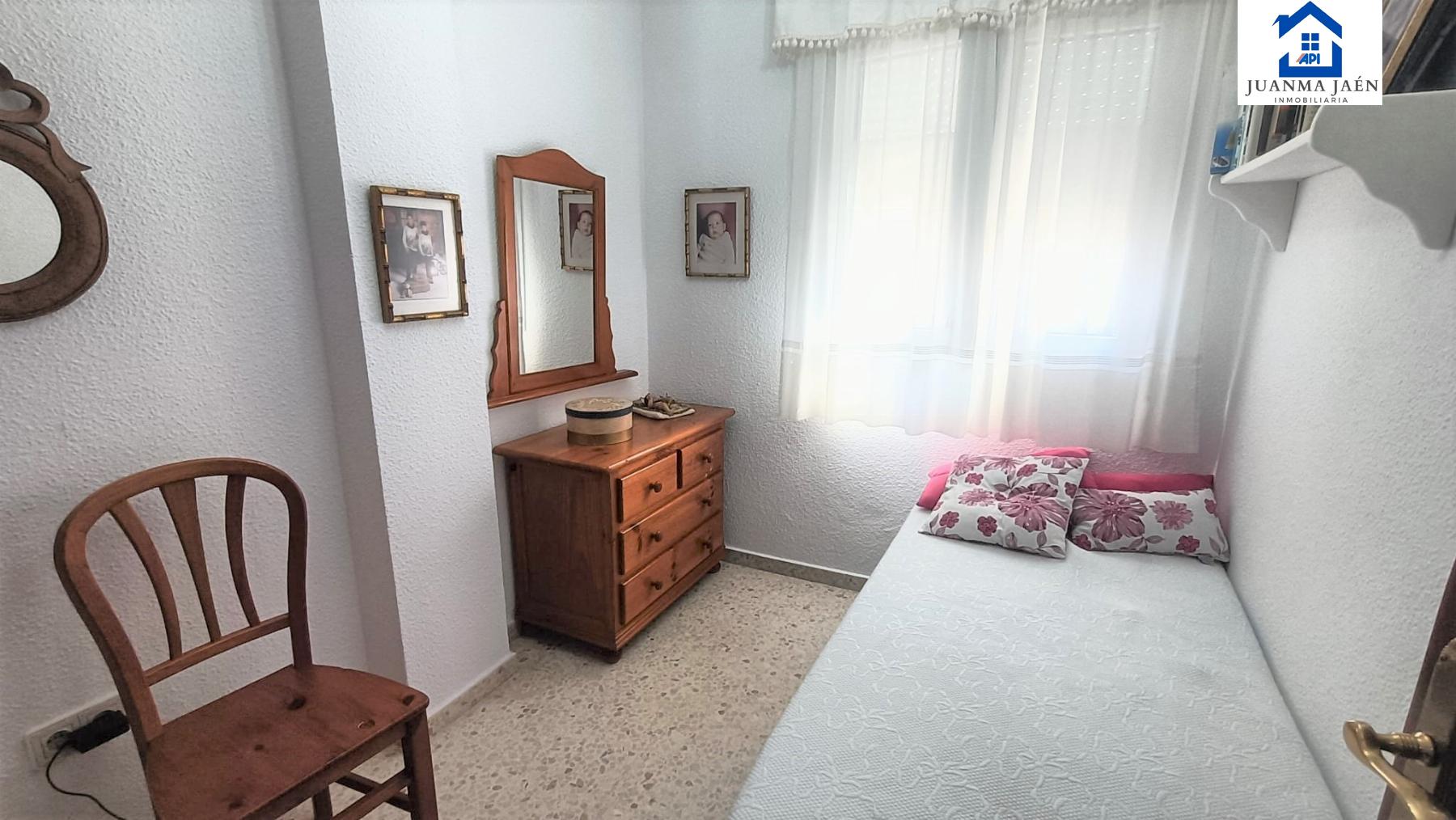 For sale of house in San Fernando