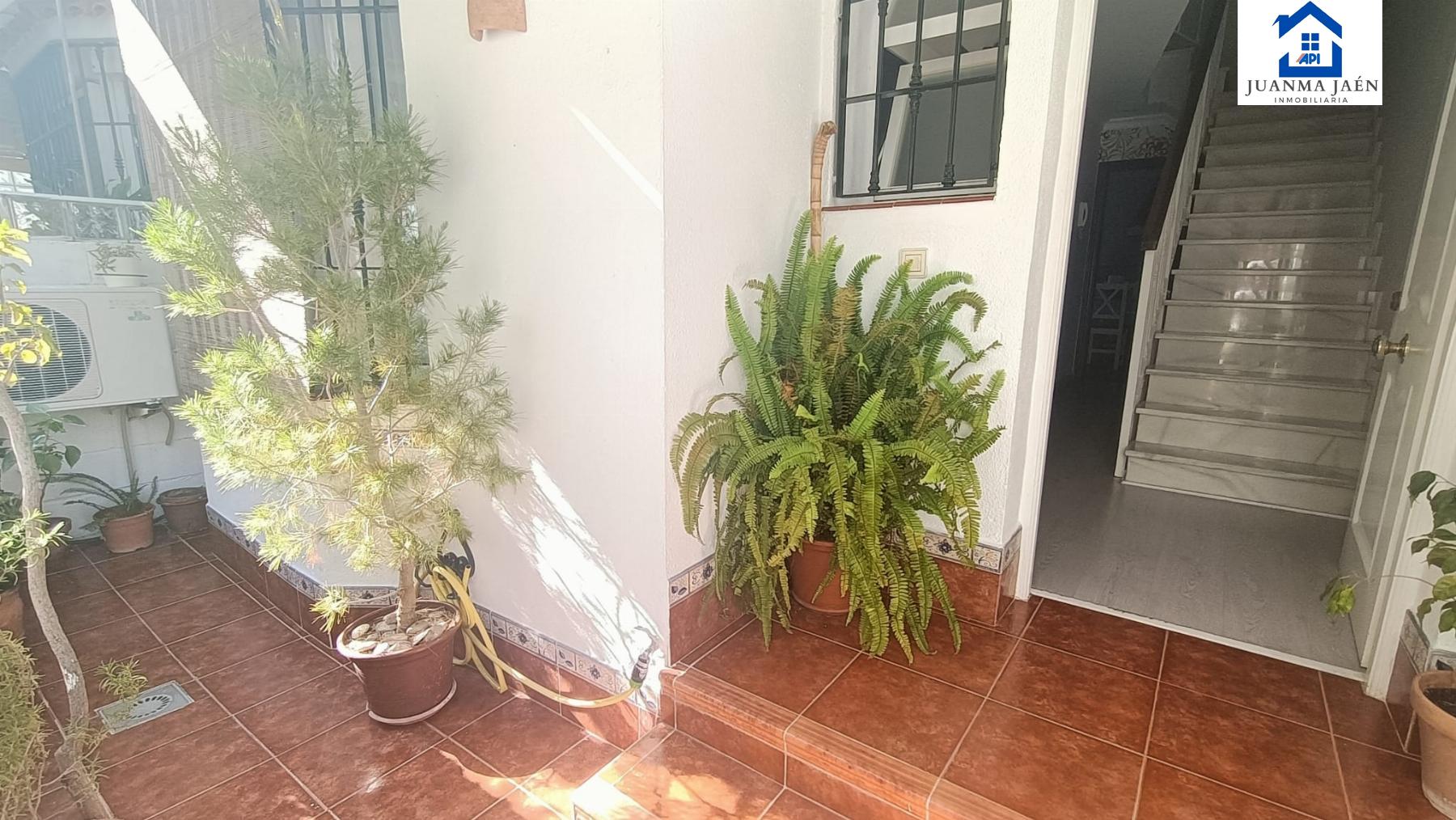For sale of house in San Fernando