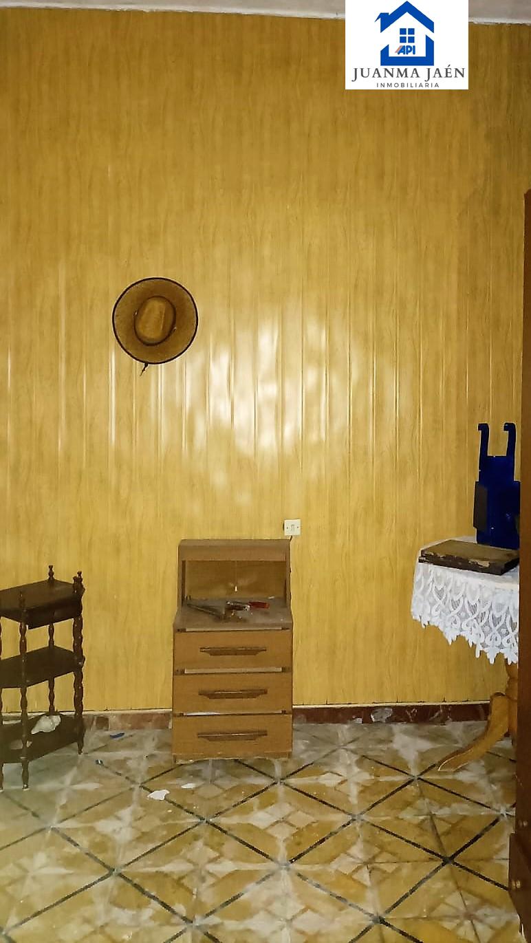 For sale of house in San Fernando