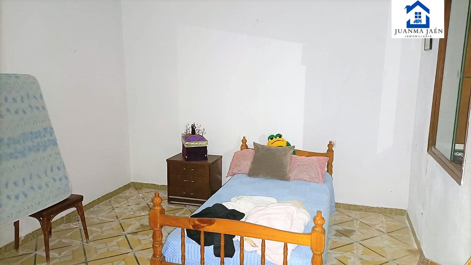 For sale of house in San Fernando