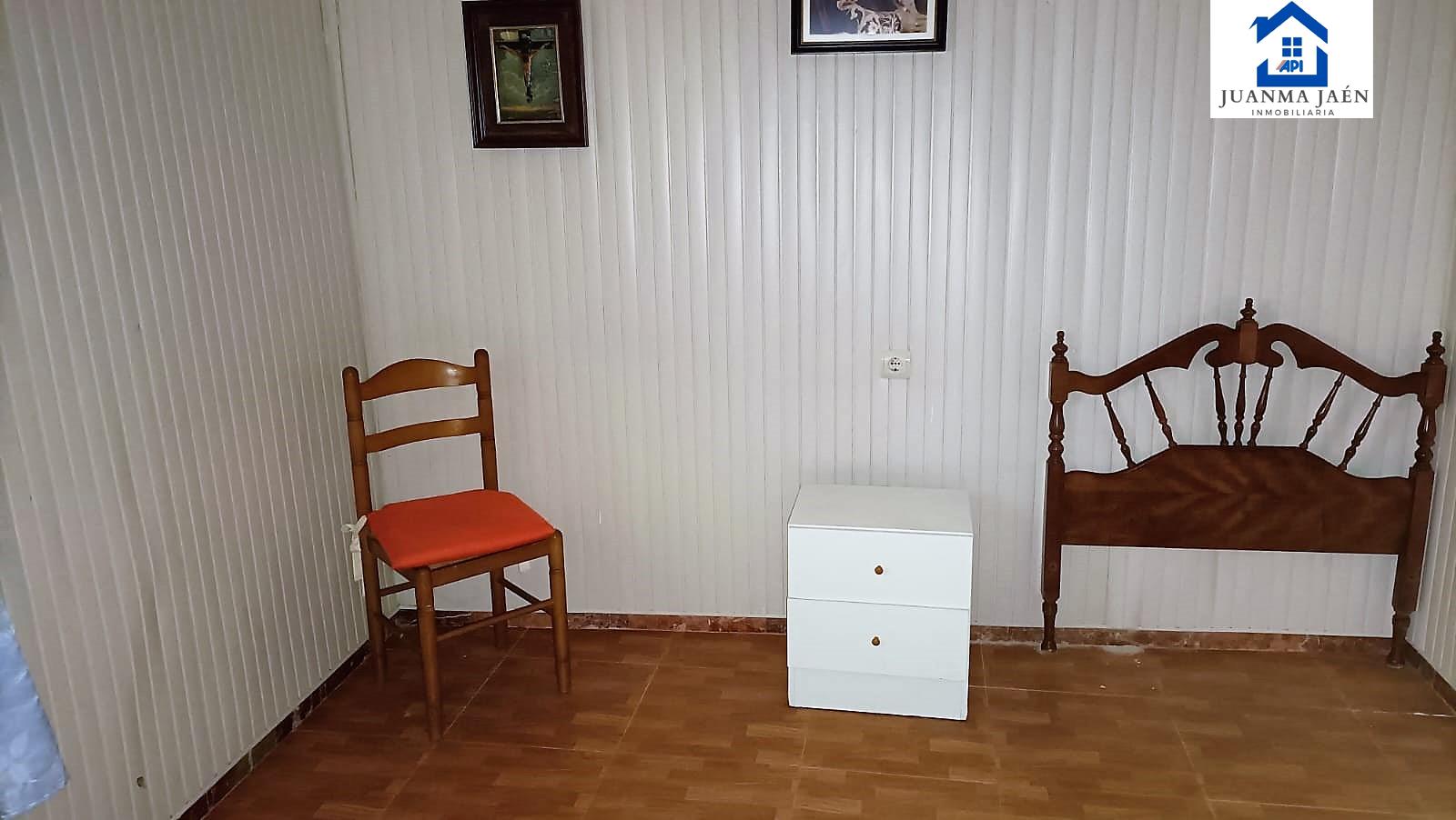 For sale of house in San Fernando