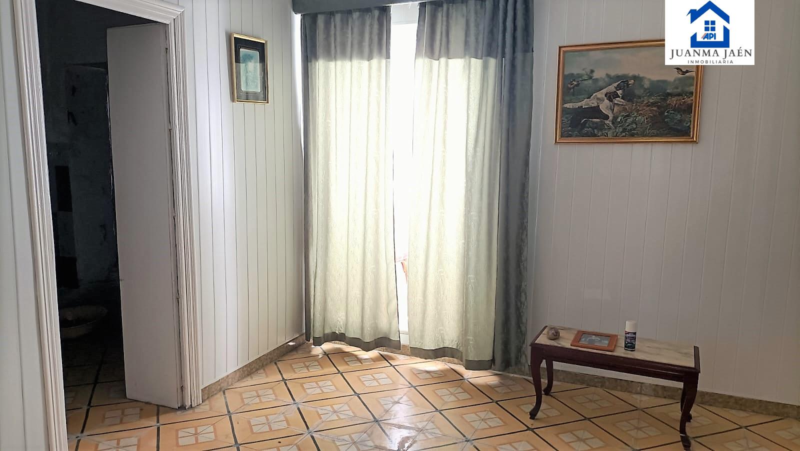 For sale of house in San Fernando
