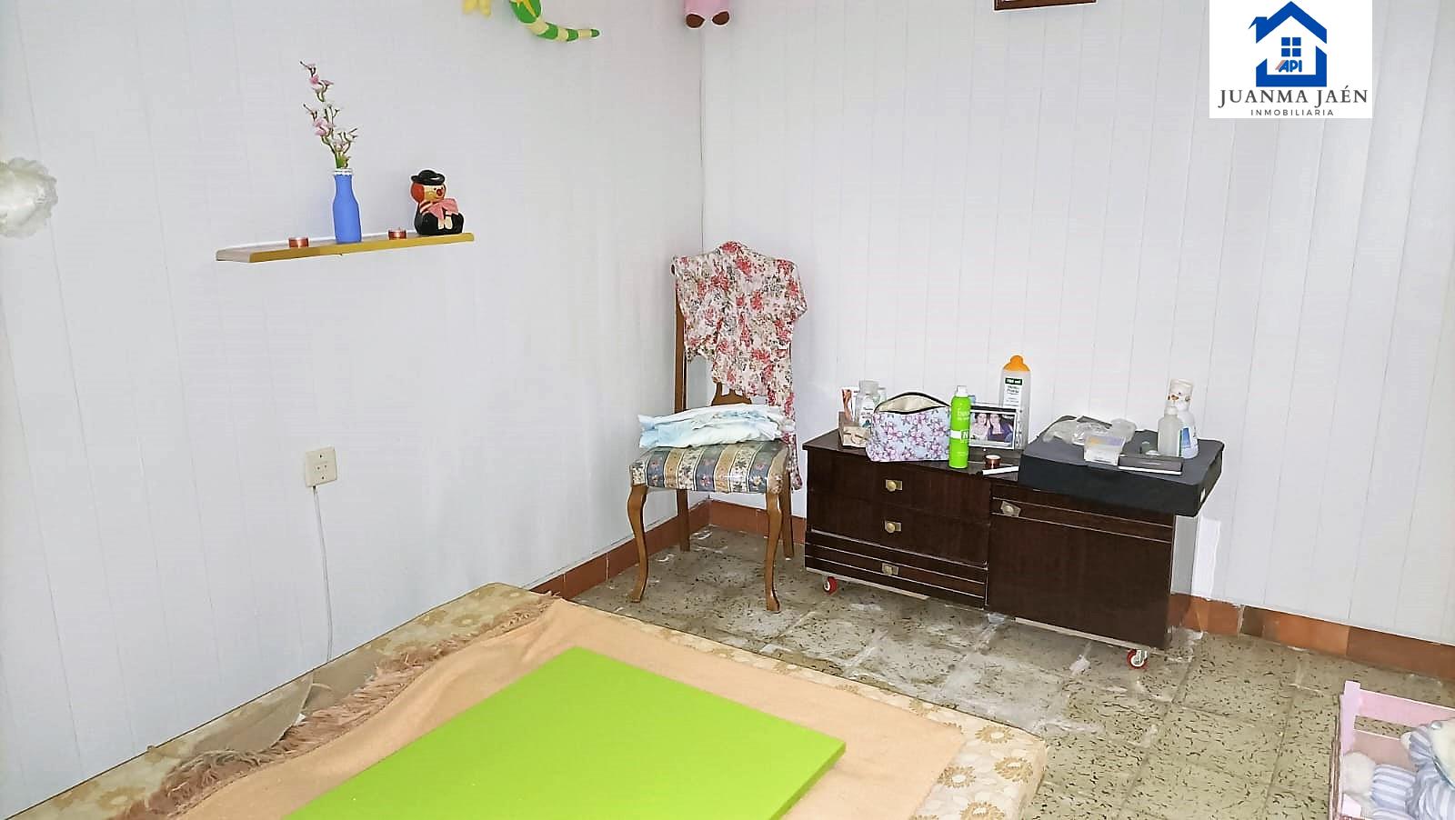 For sale of house in San Fernando