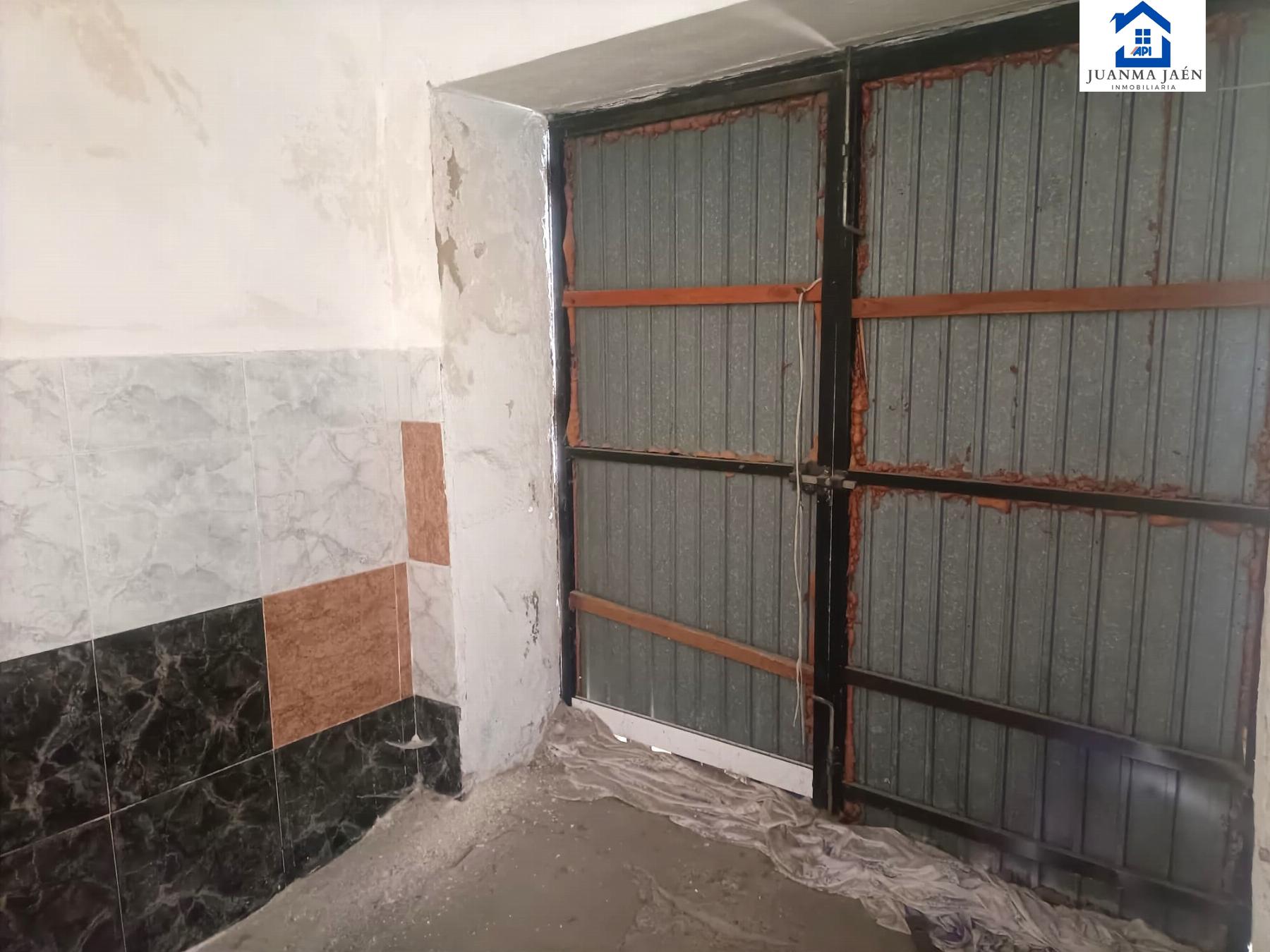 For sale of house in San Fernando