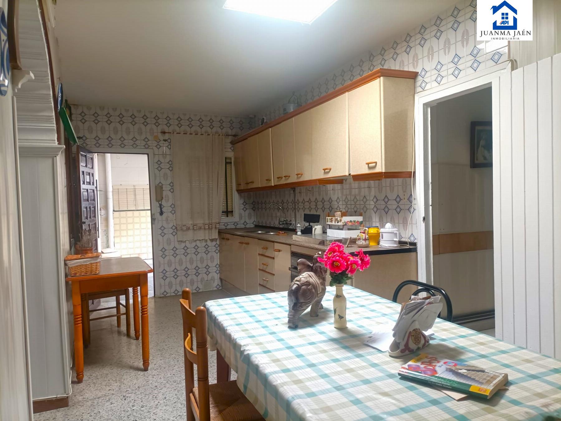 For sale of house in San Fernando