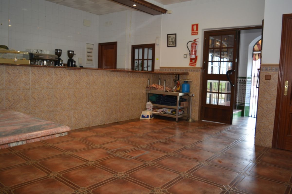 For sale of hotel in Burguillos