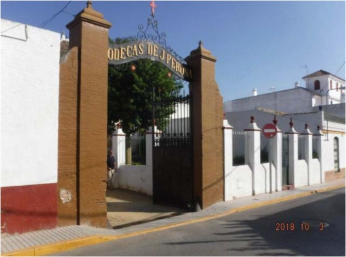 For sale of building in Castilleja de la Cuesta