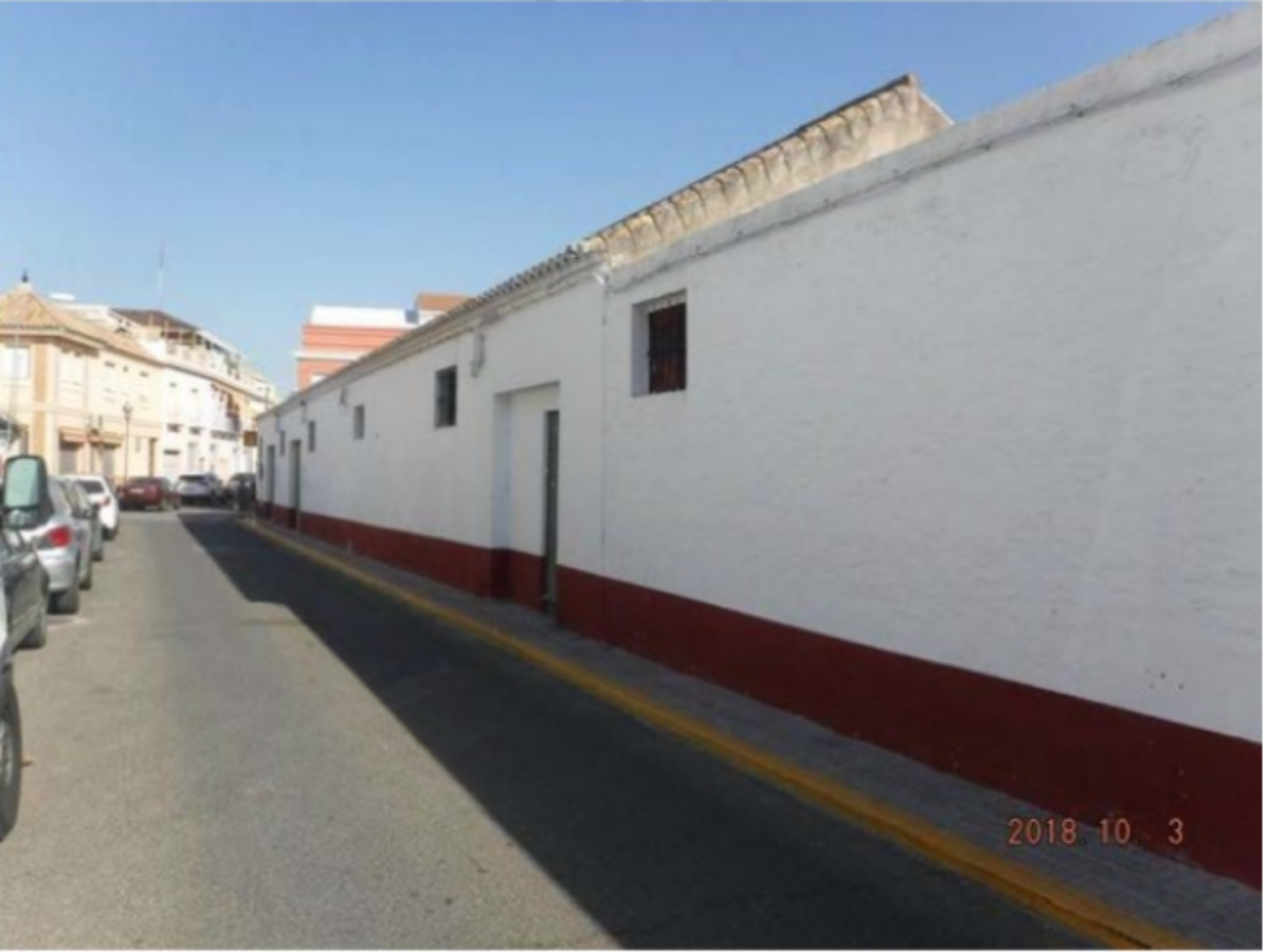 For sale of building in Castilleja de la Cuesta