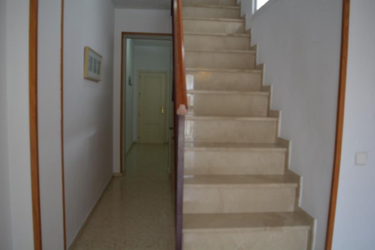 For sale of duplex in Dos Hermanas