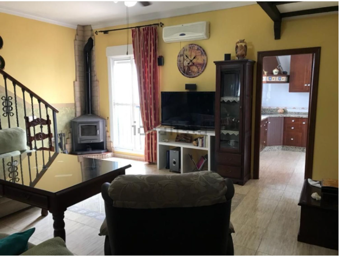 For sale of house in Alcalá del Río
