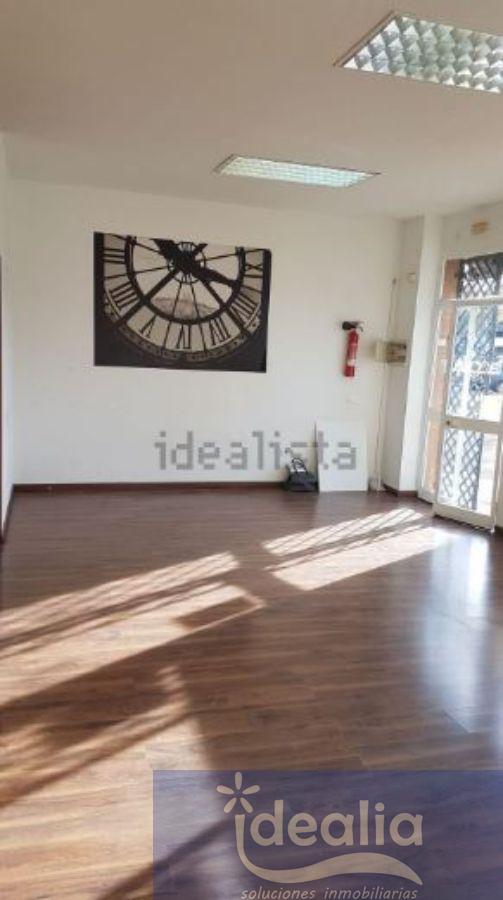 For sale of commercial in Dos Hermanas