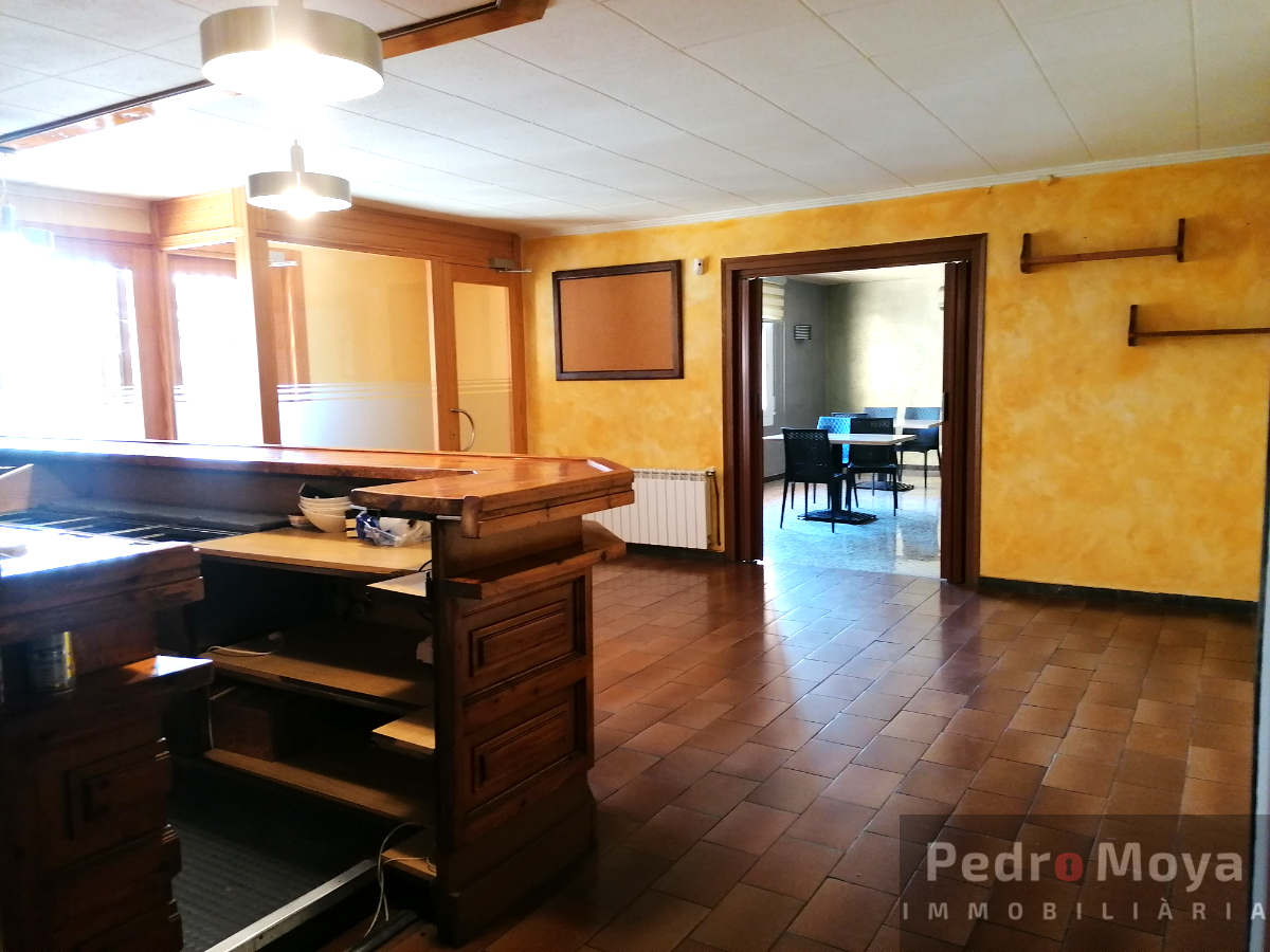For sale of commercial in Vimbodí