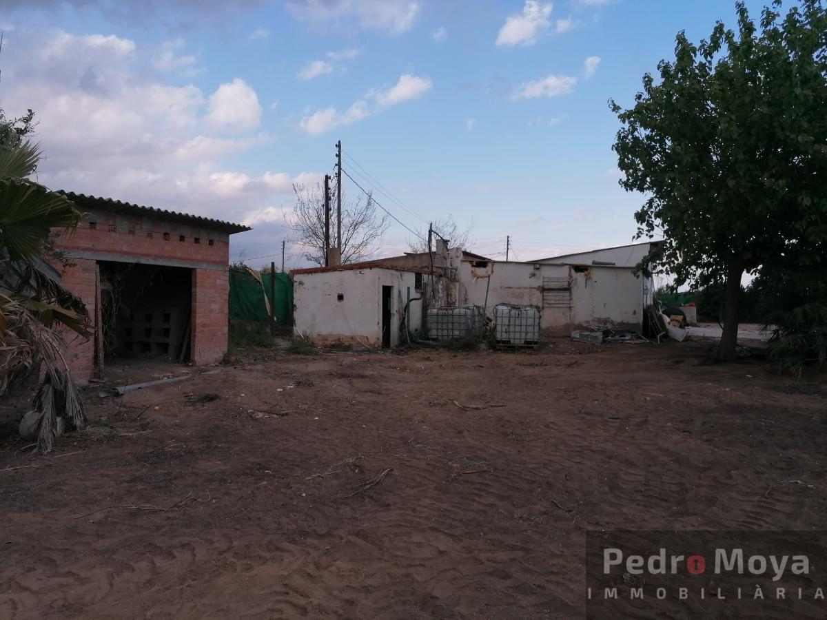 For sale of rural property in Cambrils