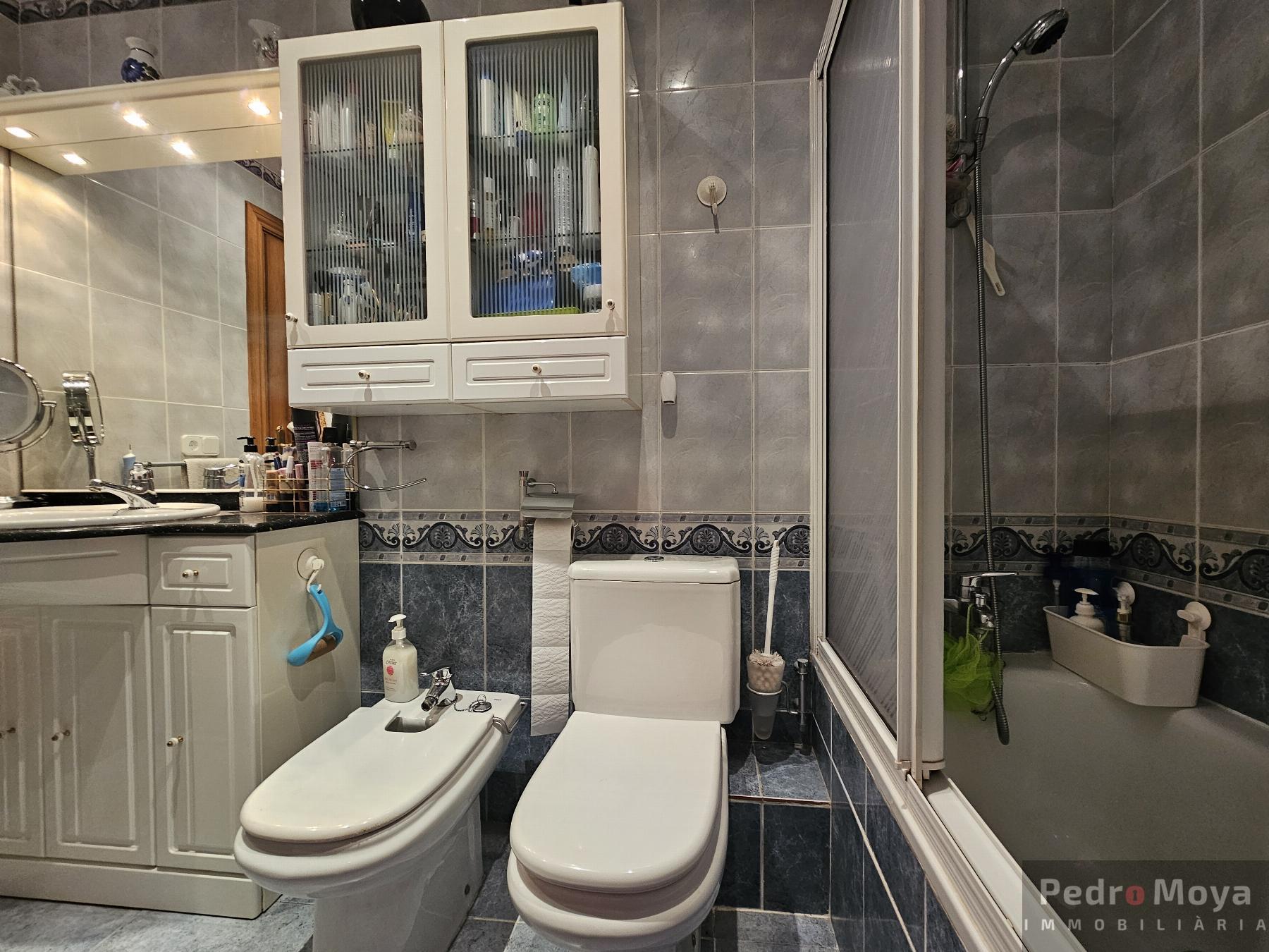 Suite bathroom