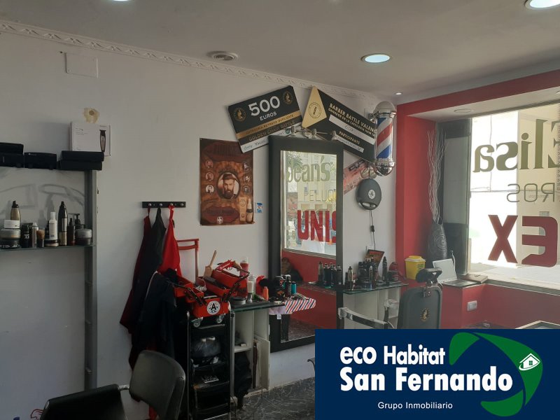 For sale of commercial in San Fernando