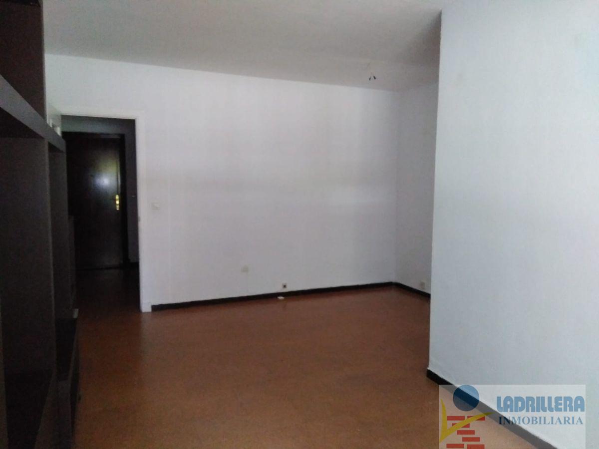 For rent of flat in San Fernando