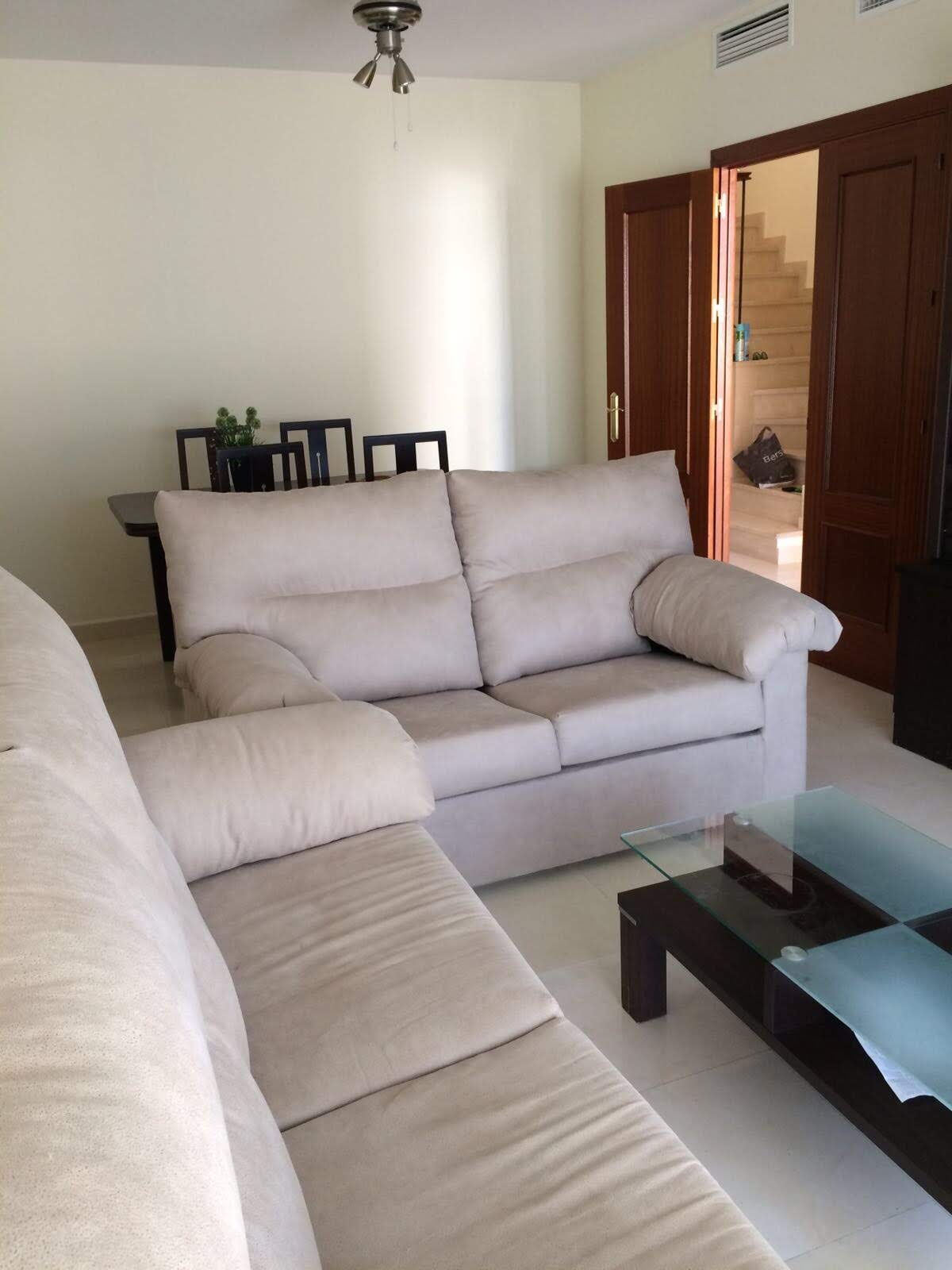 For sale of house in San Fernando