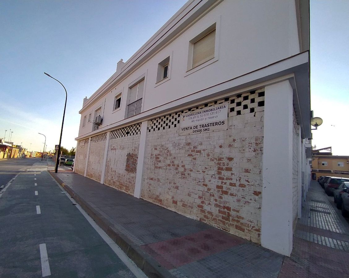 For sale of commercial in San Fernando