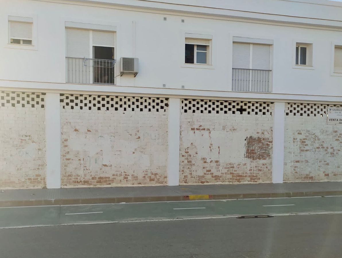 For sale of commercial in San Fernando