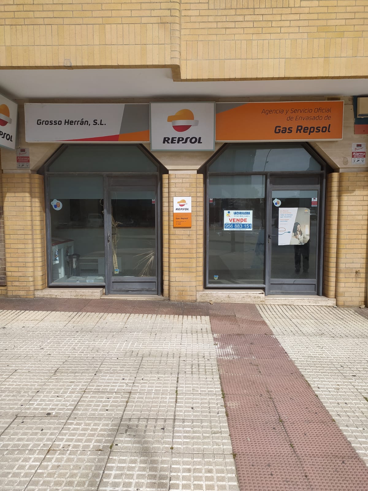 For sale of commercial in San Fernando