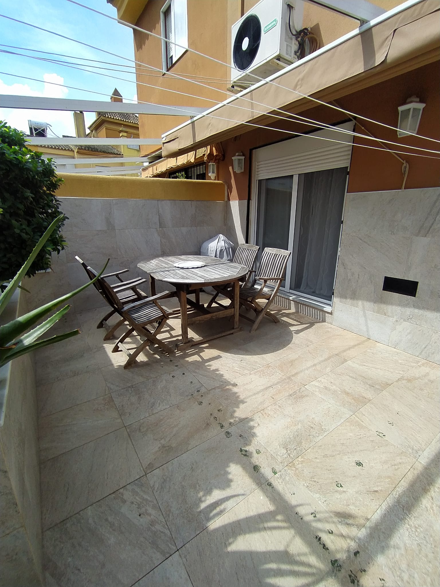For sale of house in San Fernando