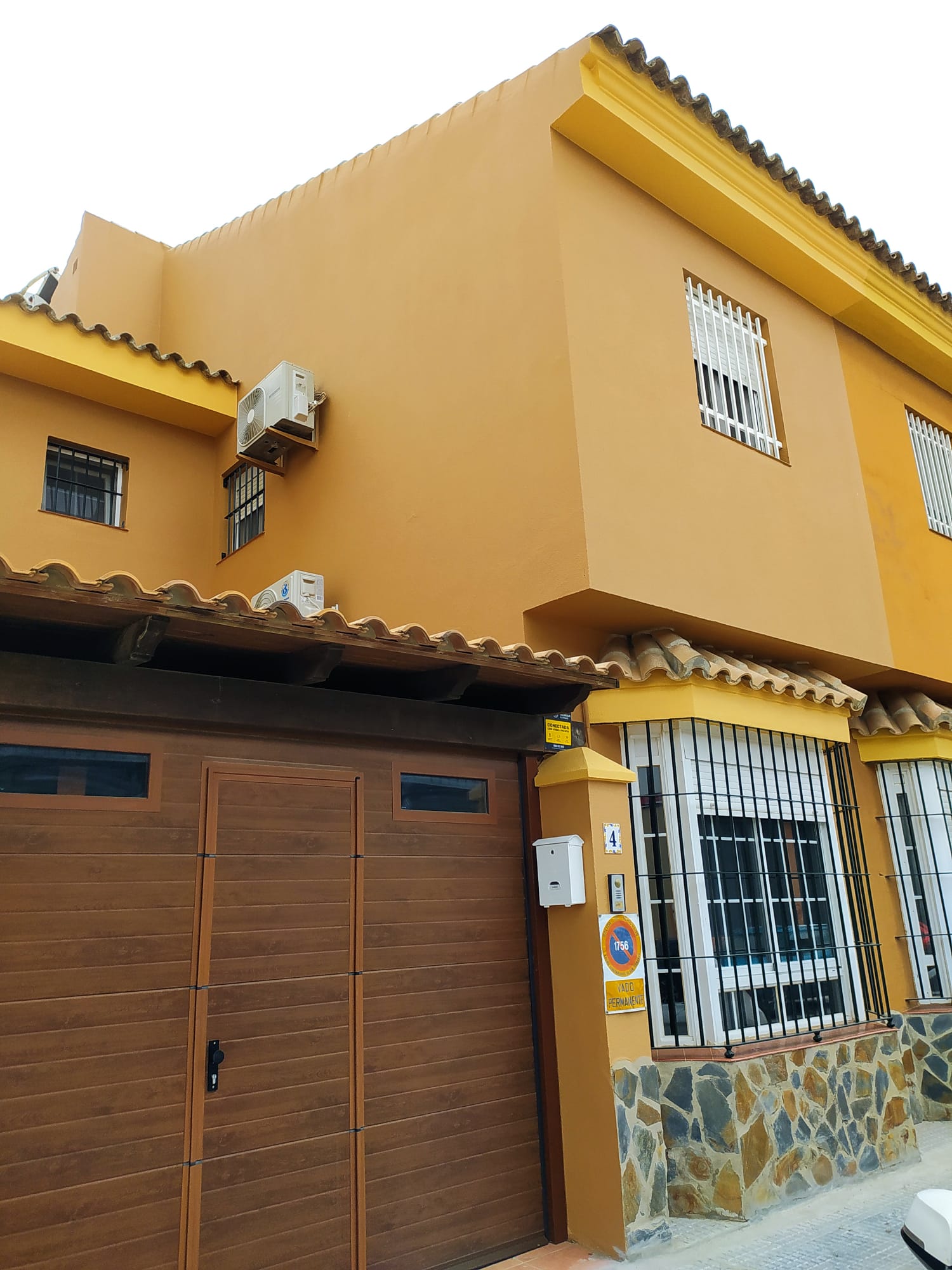 For sale of house in San Fernando