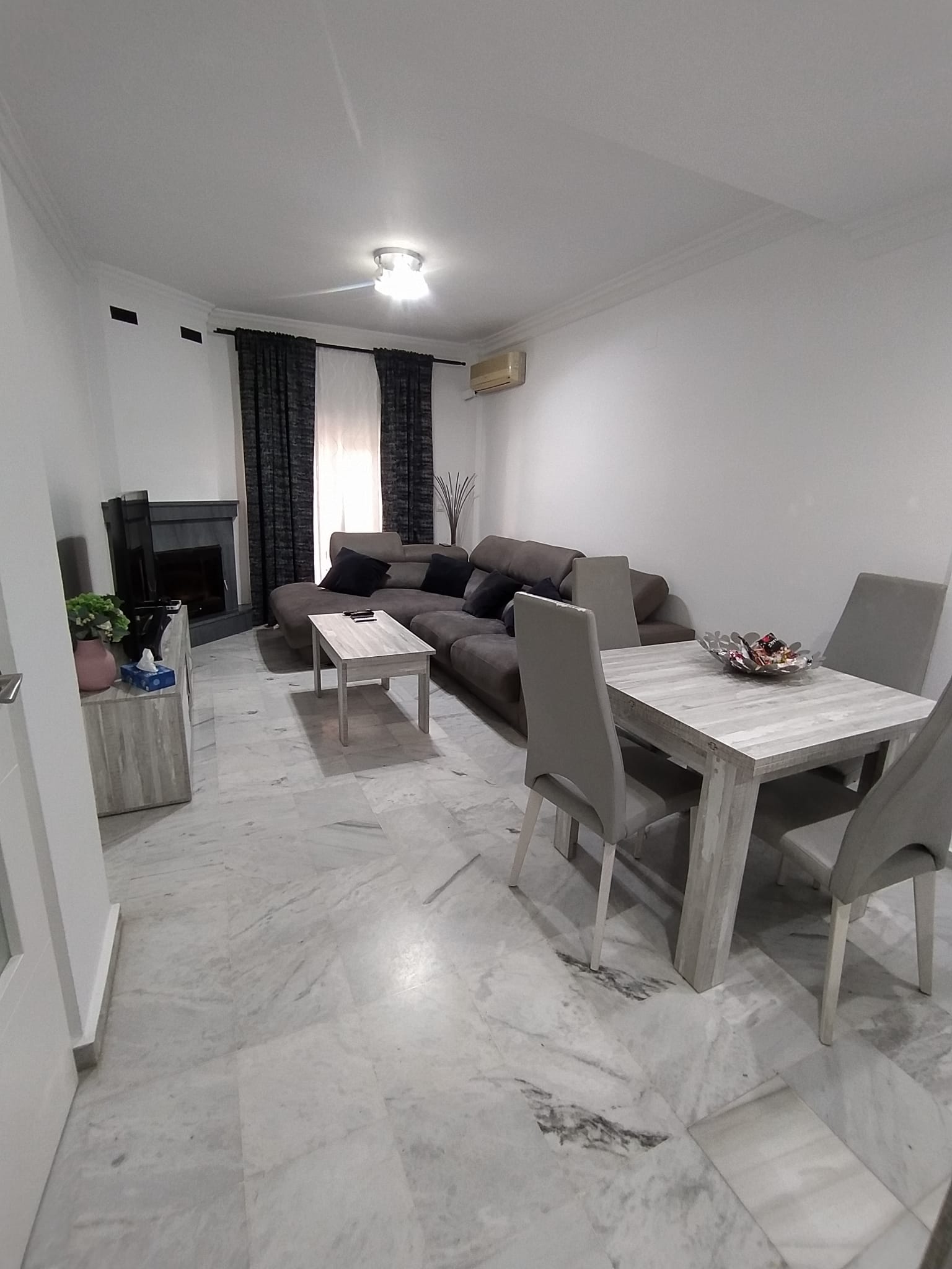For sale of house in San Fernando